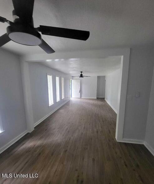 1727 Dixie Drive Property Photo 4