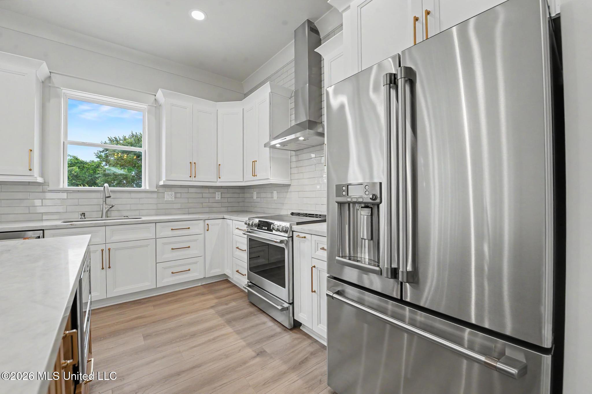 120 Beachview Drive Property Photo 15