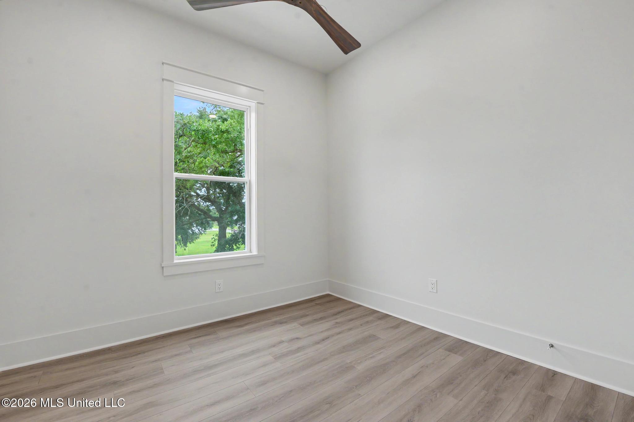 120 Beachview Drive Property Photo 25