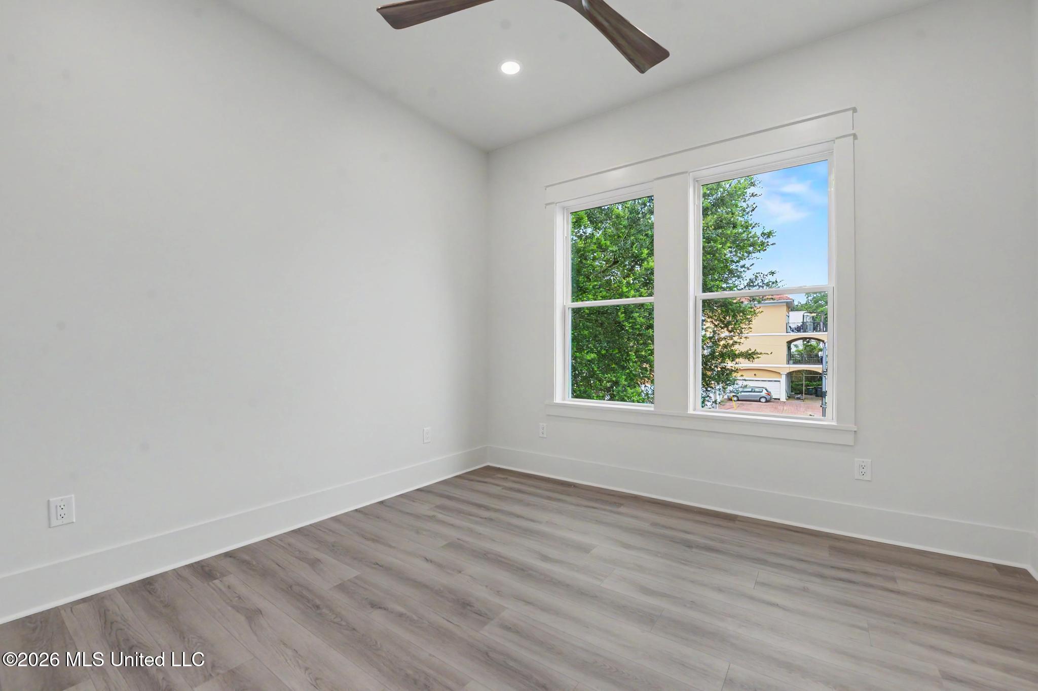 120 Beachview Drive Property Photo 28