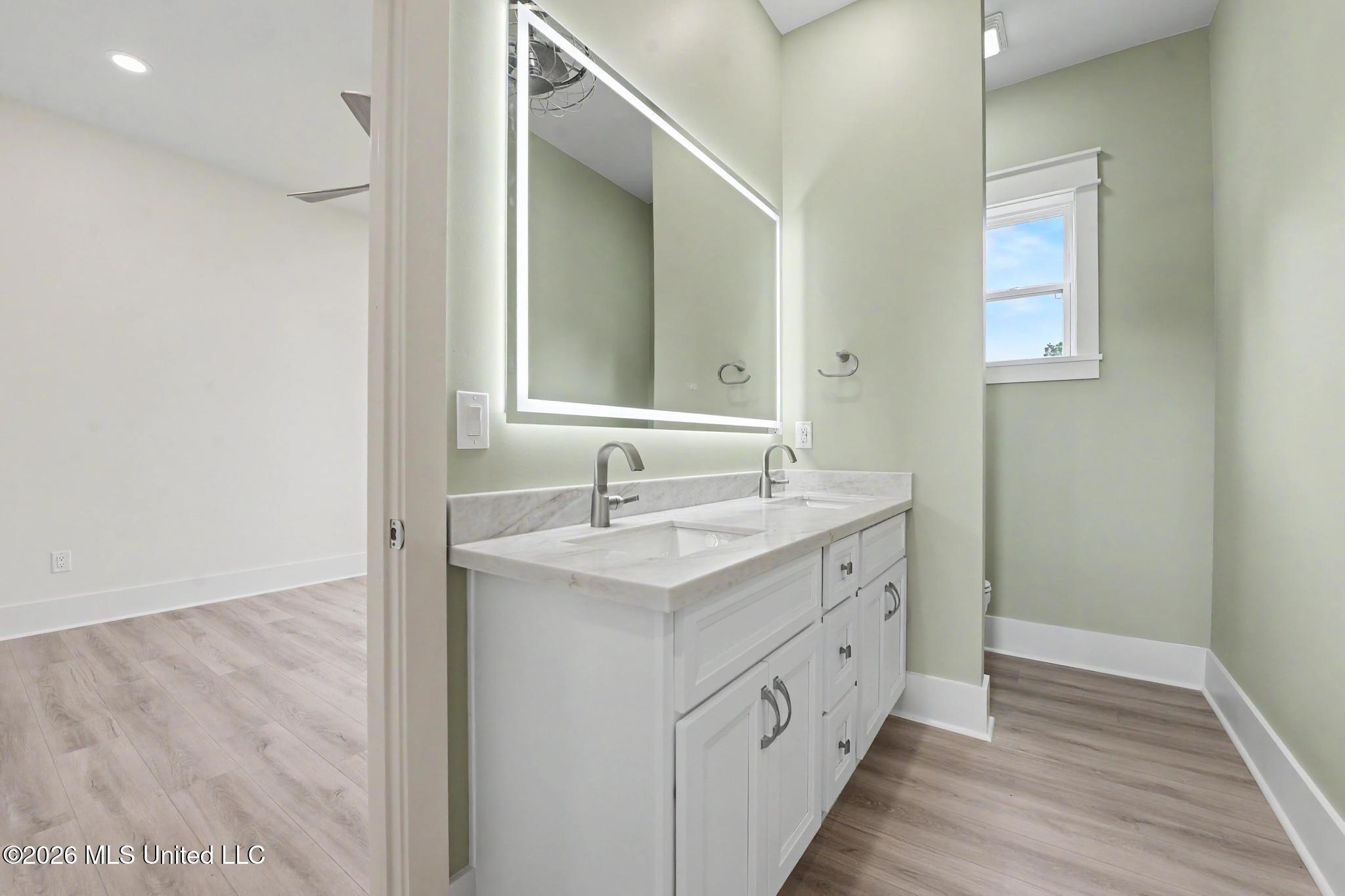 120 Beachview Drive Property Photo 31