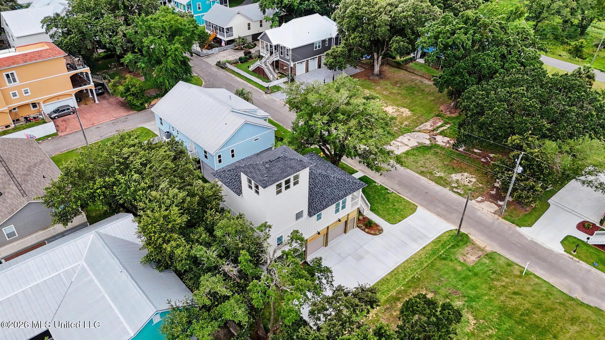 120 Beachview Drive Property Photo 38