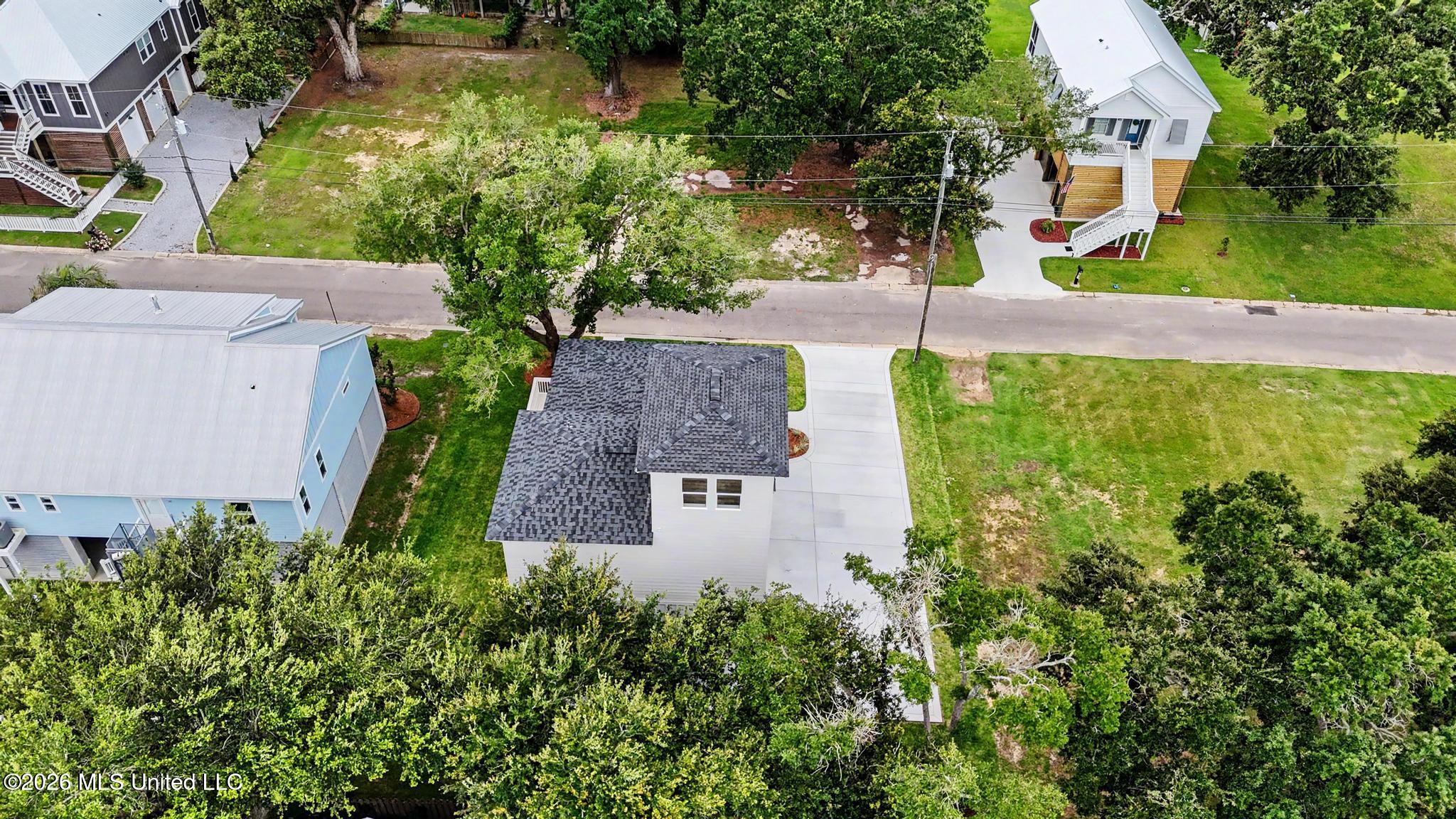 120 Beachview Drive Property Photo 39
