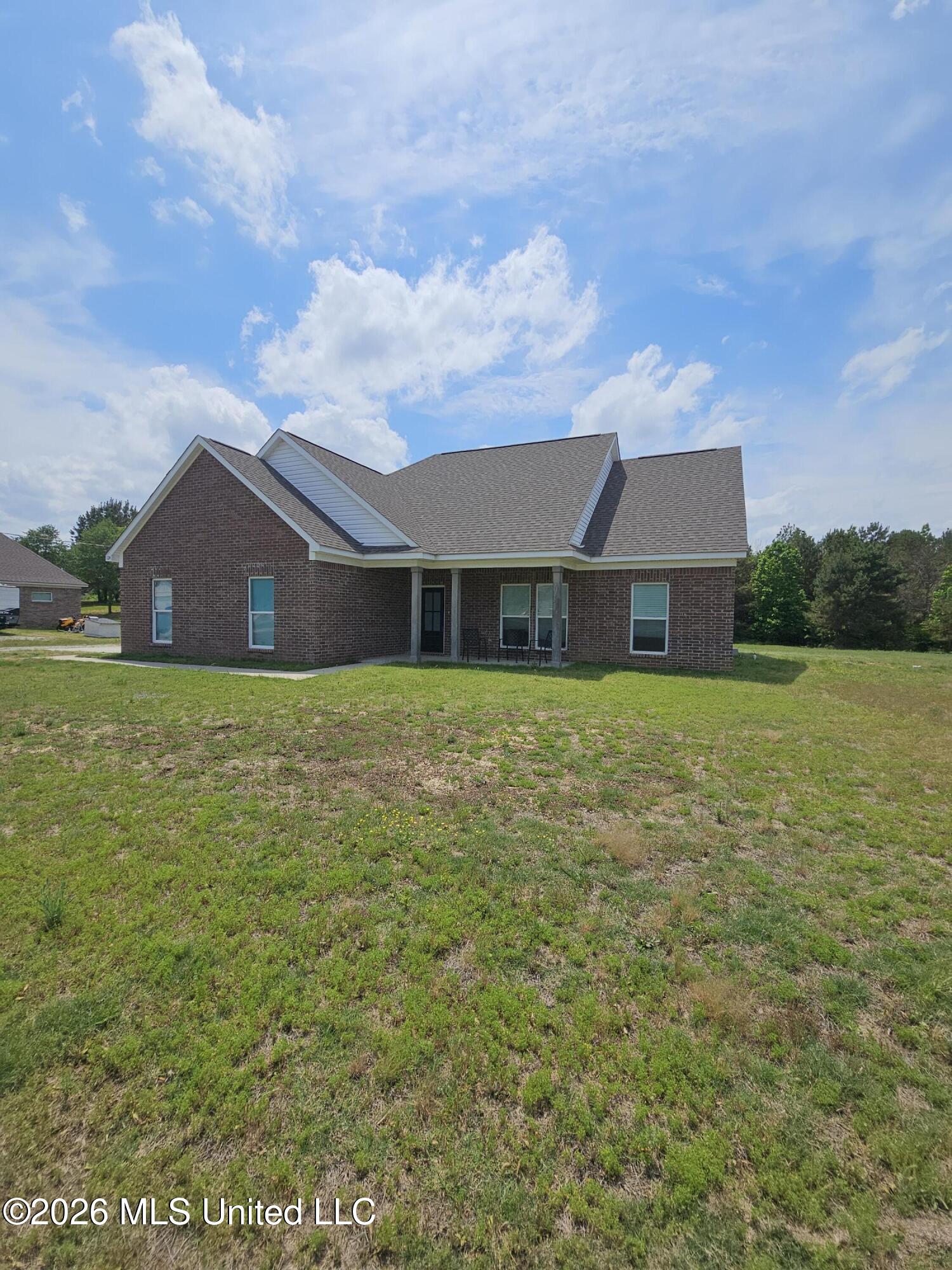 124 Deerfield Trace Property Photo 1