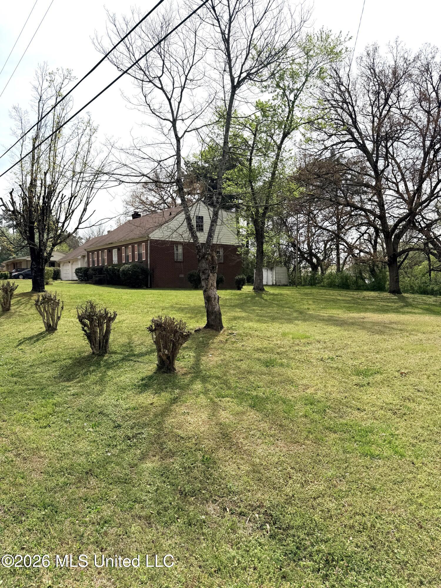 136 Weaver Drive Property Photo 4