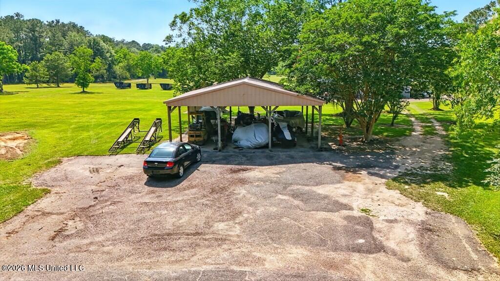271 Bobby Lane Property Photo 3