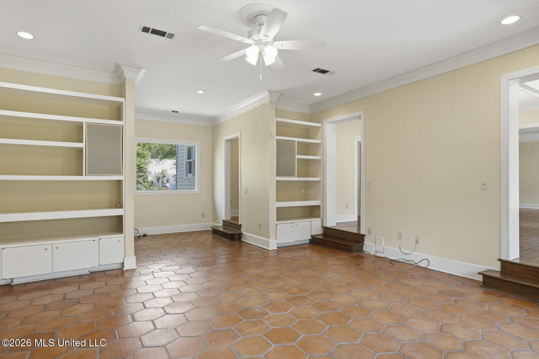 622 Broadway Avenue Property Photo 8