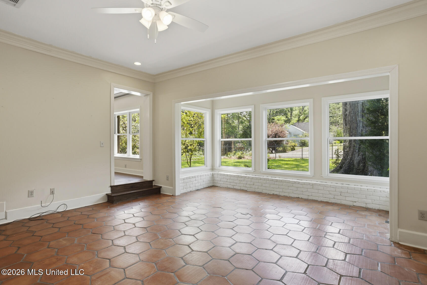 622 Broadway Avenue Property Photo 9