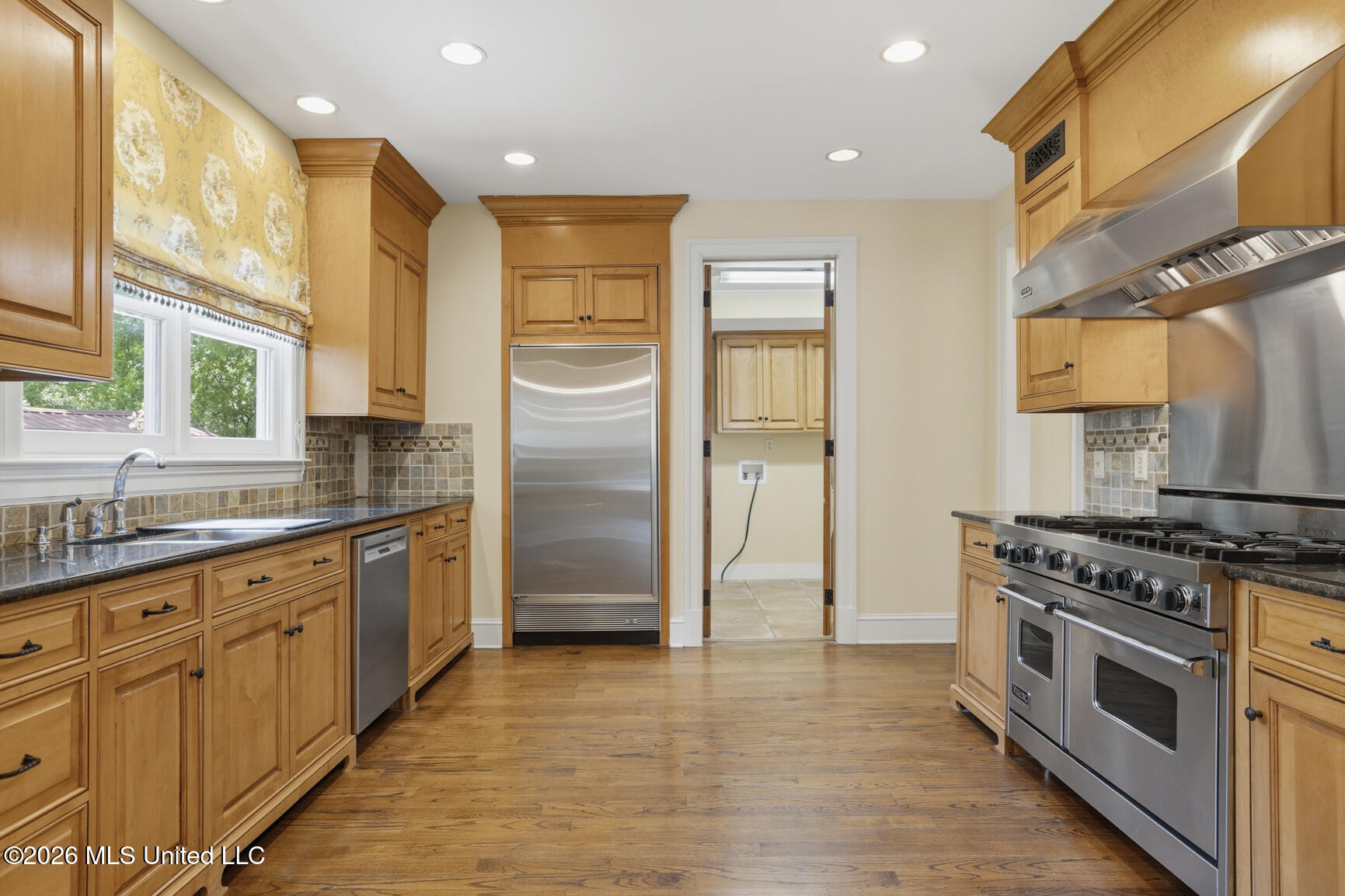 622 Broadway Avenue Property Photo 11