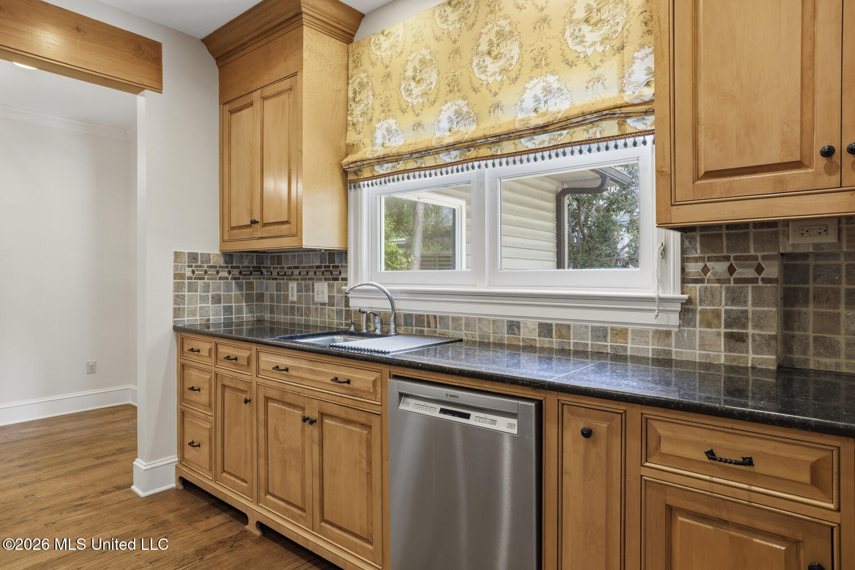 622 Broadway Avenue Property Photo 14