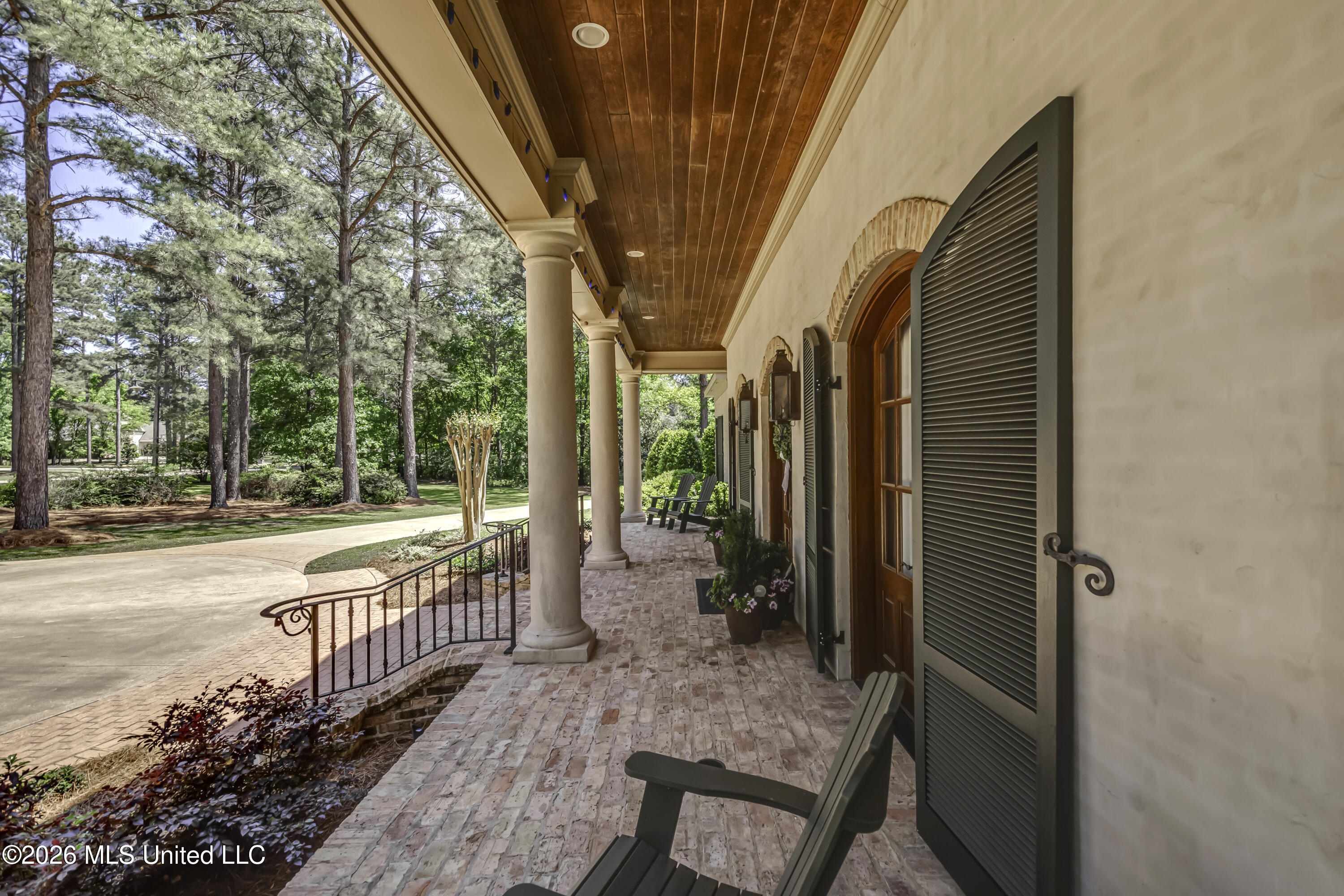 121 Johnstone Drive Property Photo 3