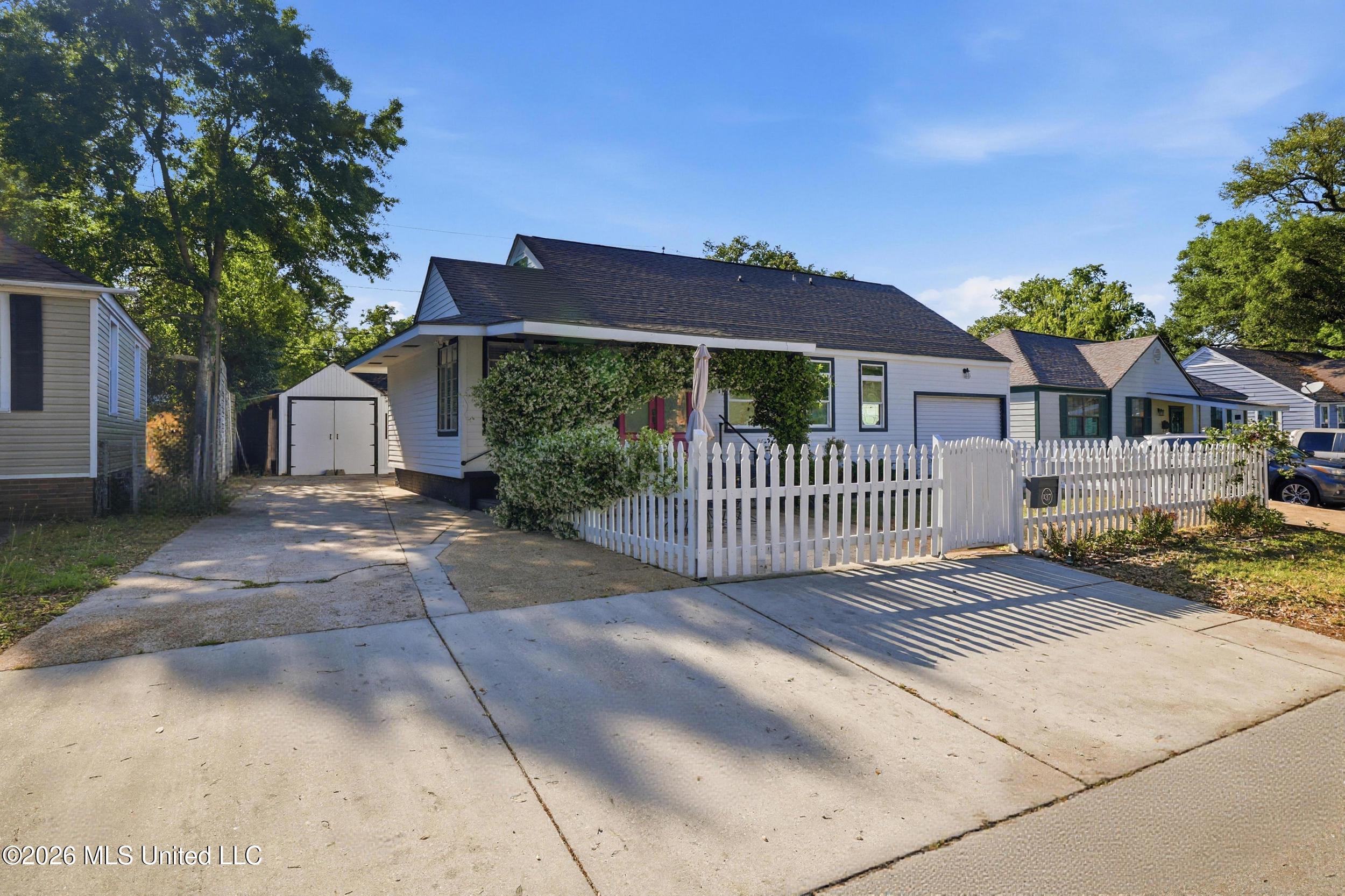 137 Keesler Circle Property Photo 2