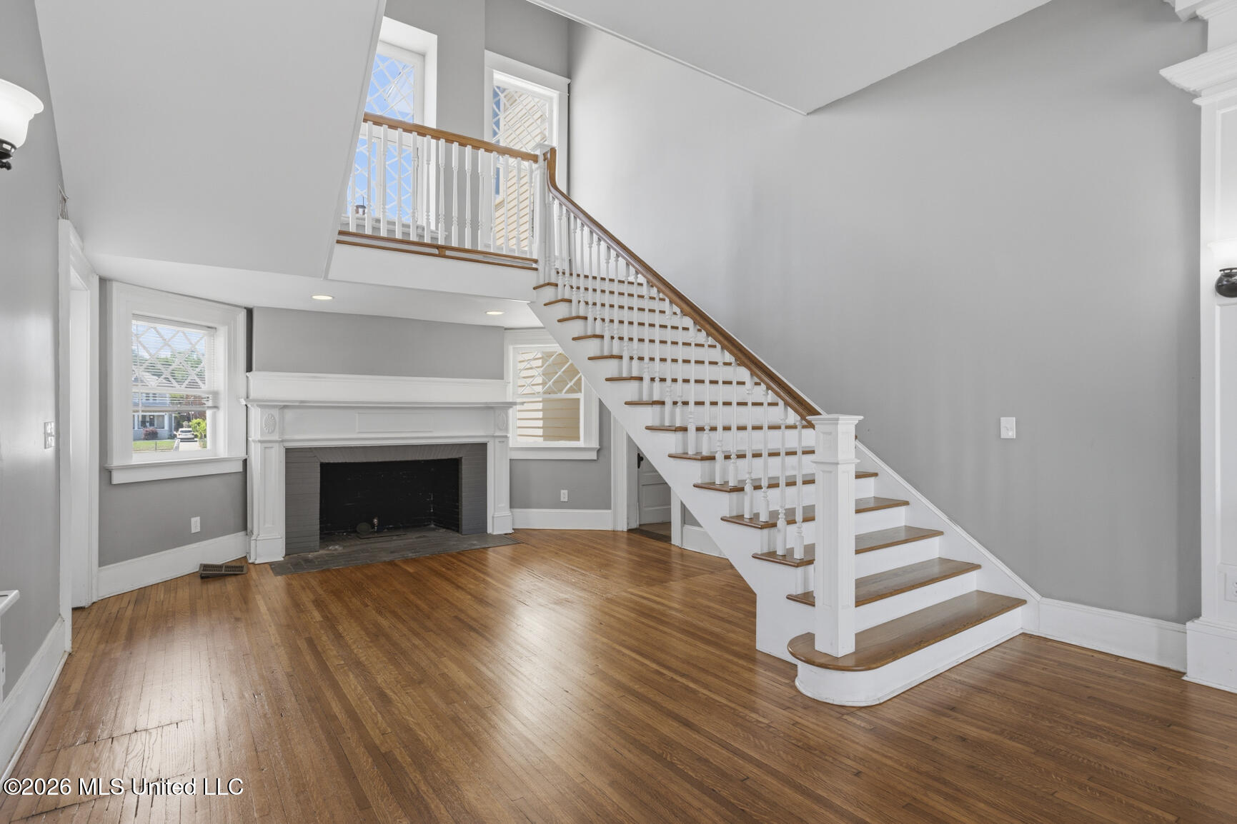 737 N State Street Property Photo 5