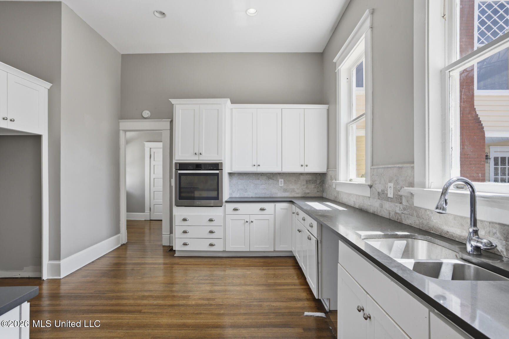 737 N State Street Property Photo 14