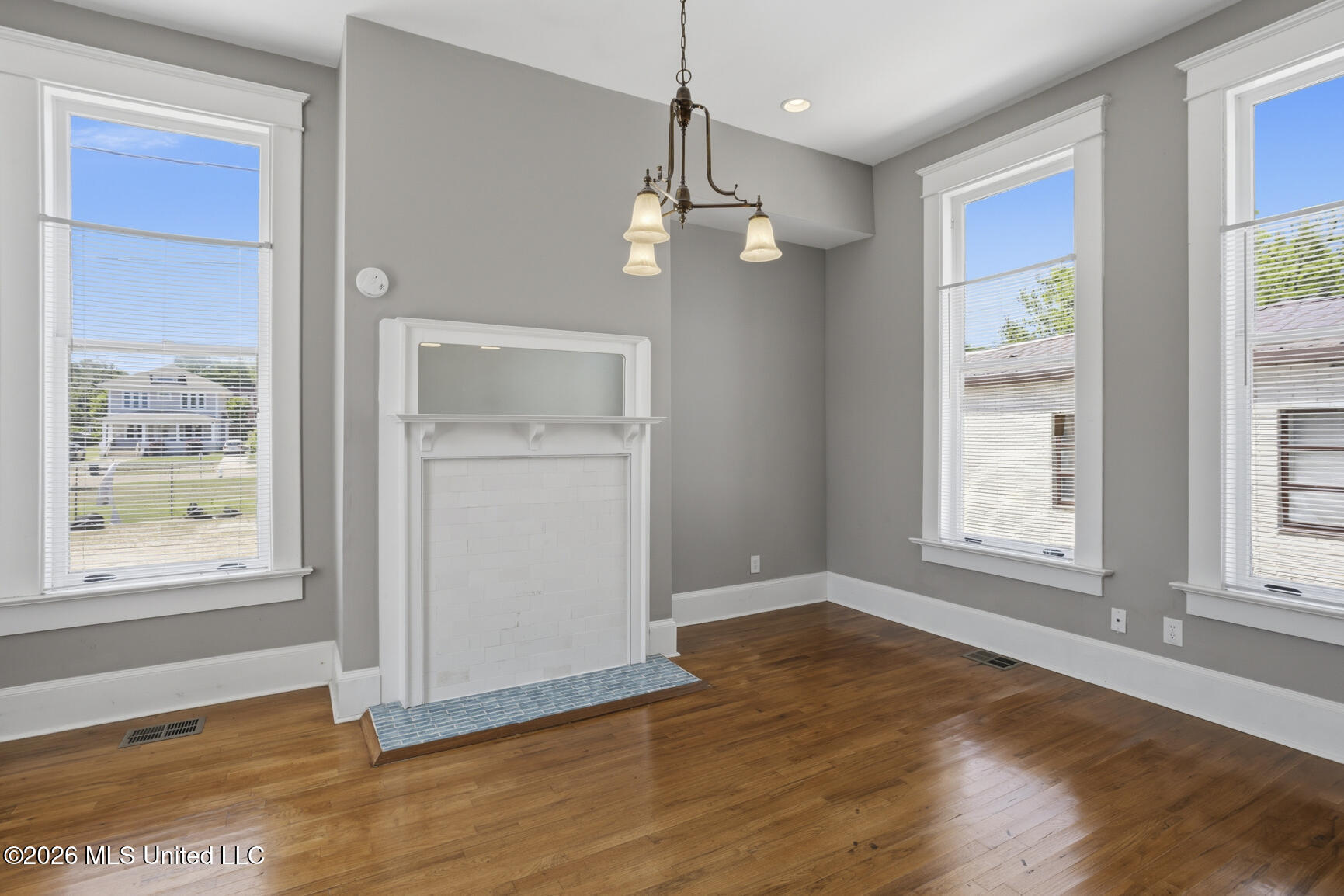 737 N State Street Property Photo 15