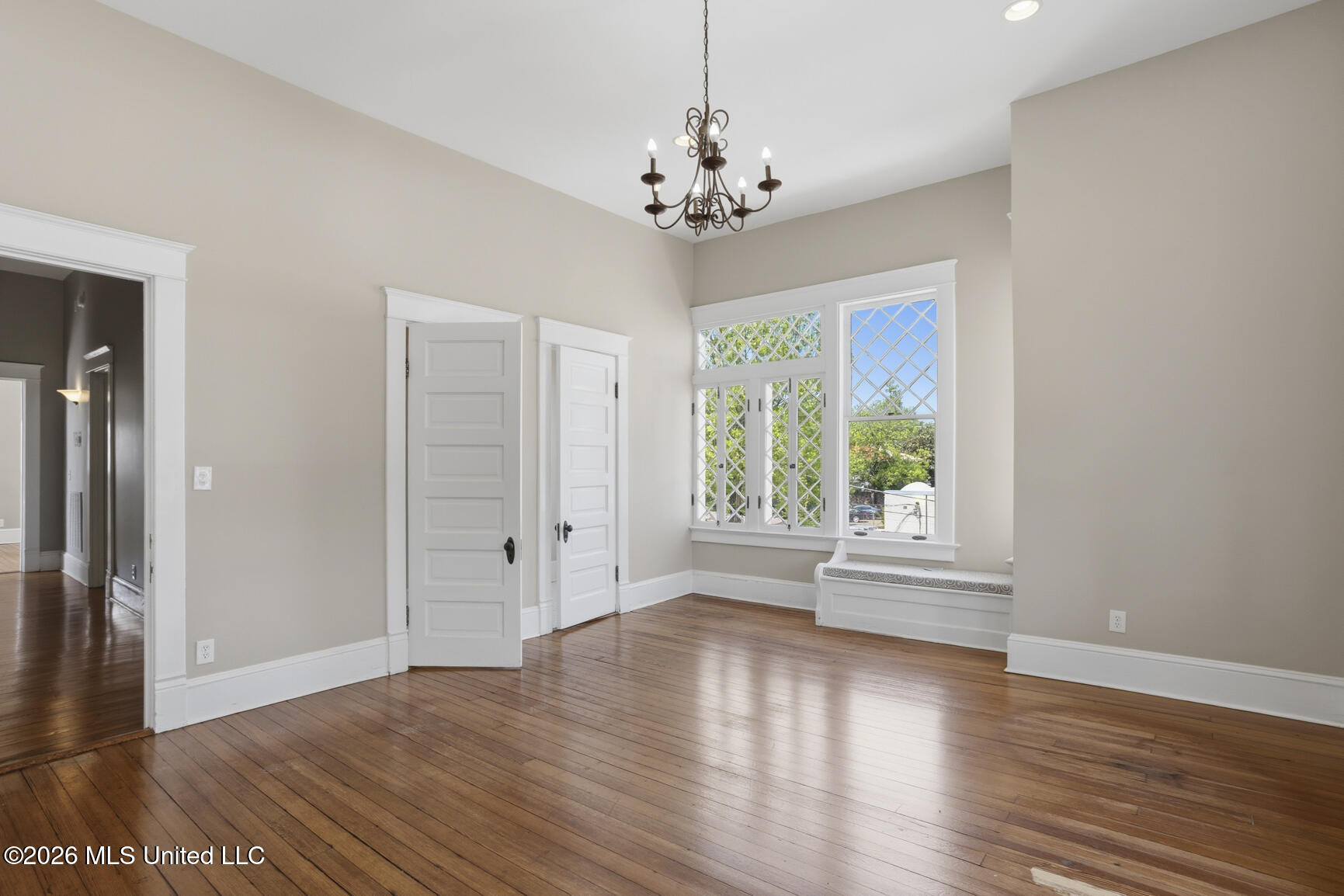 737 N State Street Property Photo 20