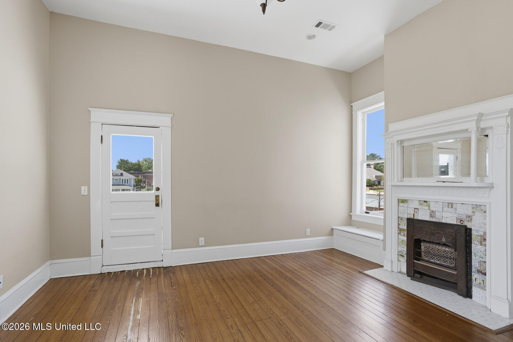 737 N State Street Property Photo 21