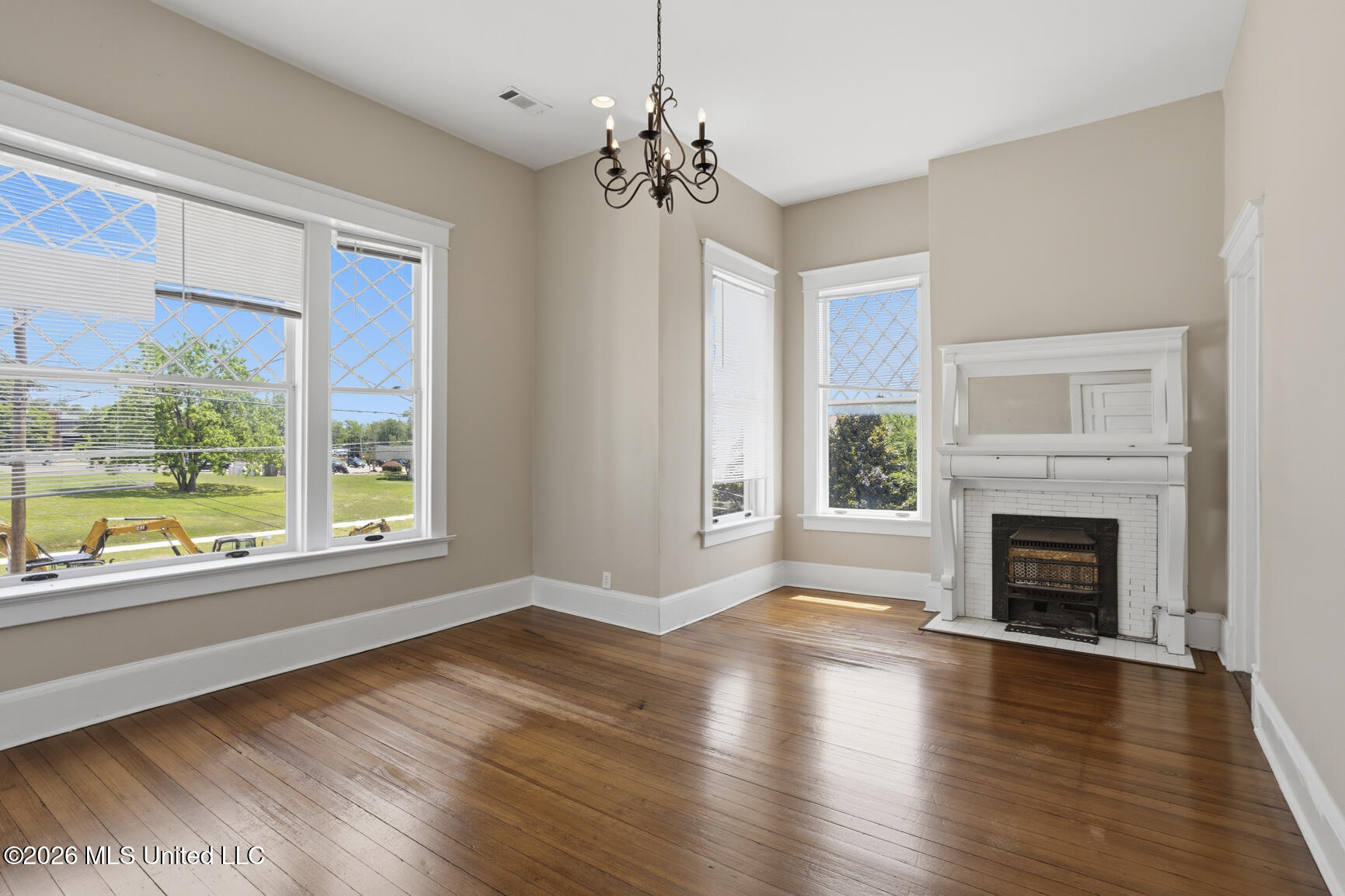 737 N State Street Property Photo 25