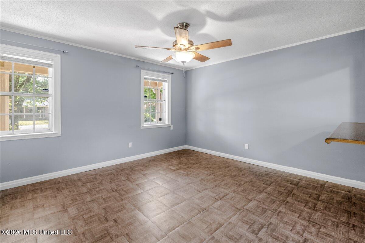 485 Gordon Drive Property Photo 15