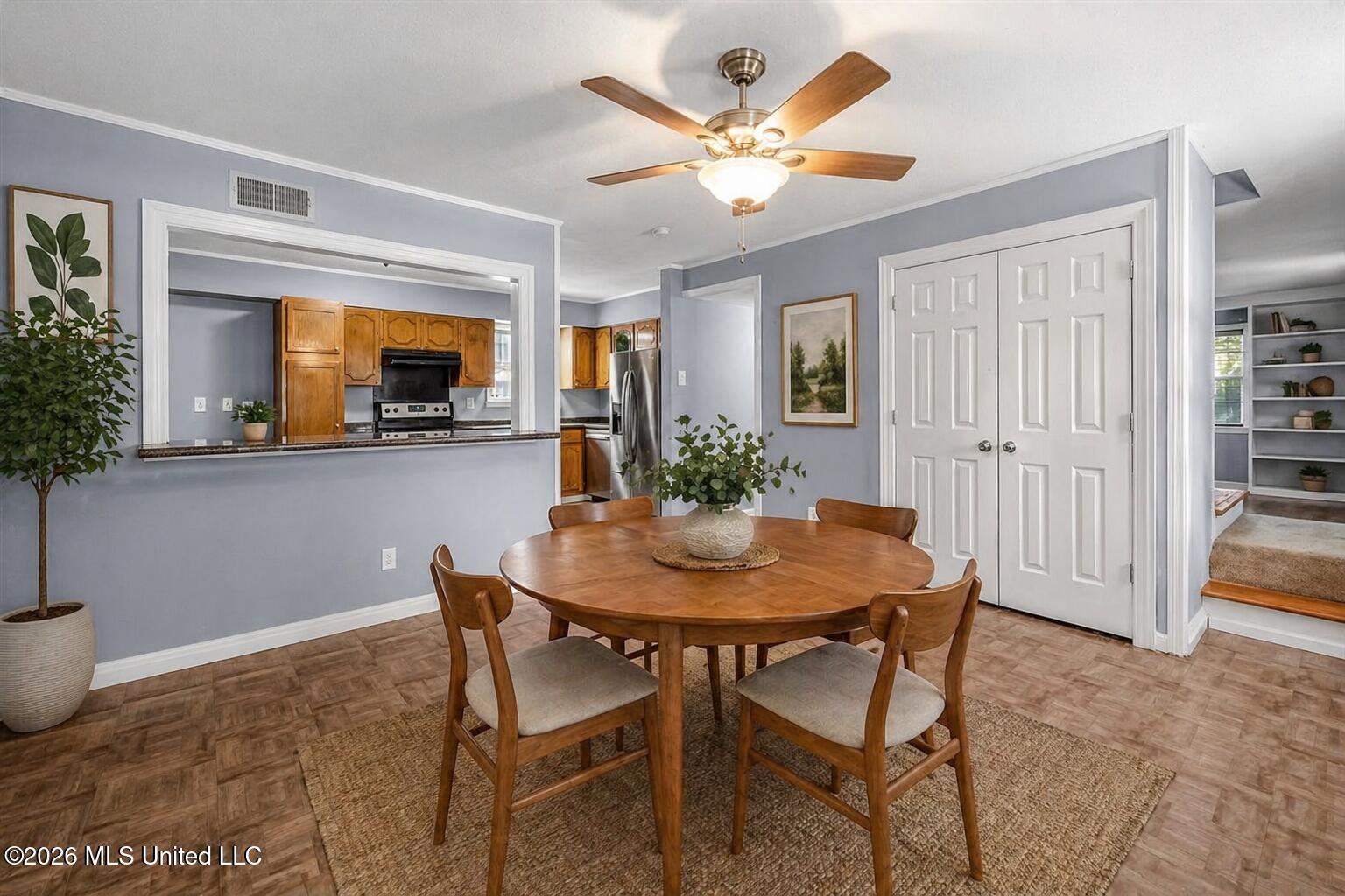 485 Gordon Drive Property Photo 17
