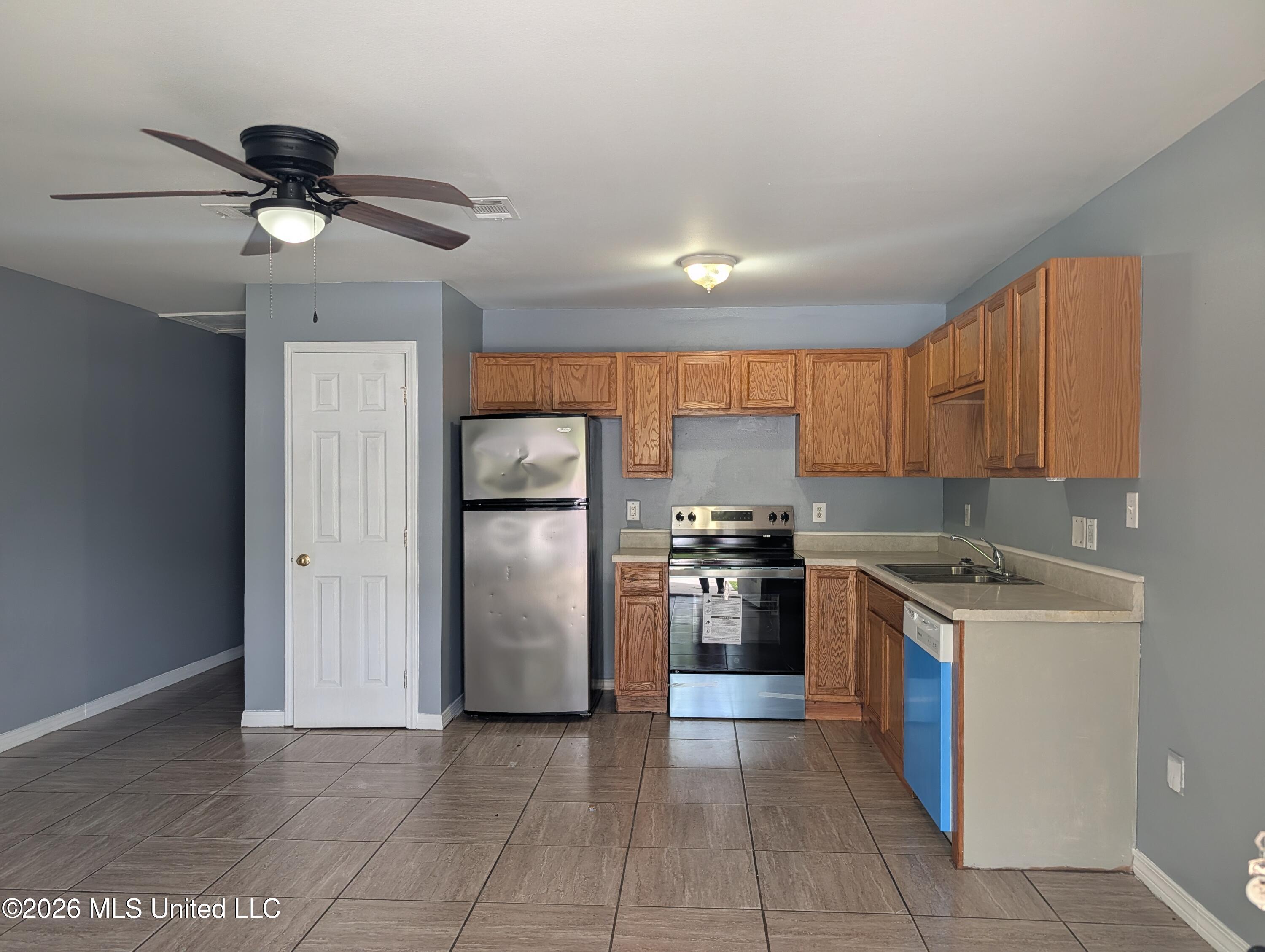 1513 34th Avenue Property Photo 2