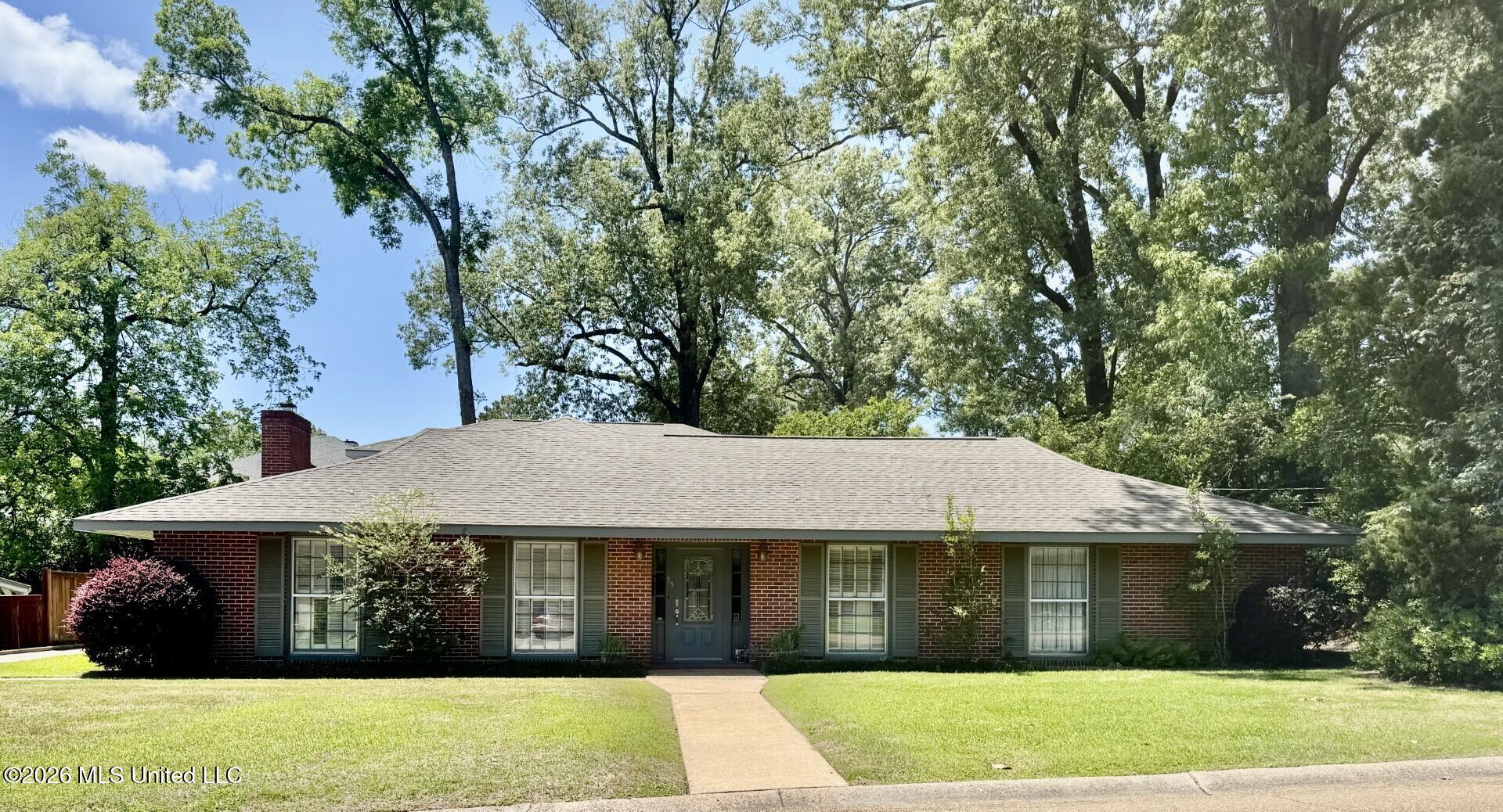 35 Oakhurst Drive Property Photo 1