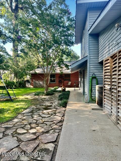 35 Oakhurst Drive Property Photo 4
