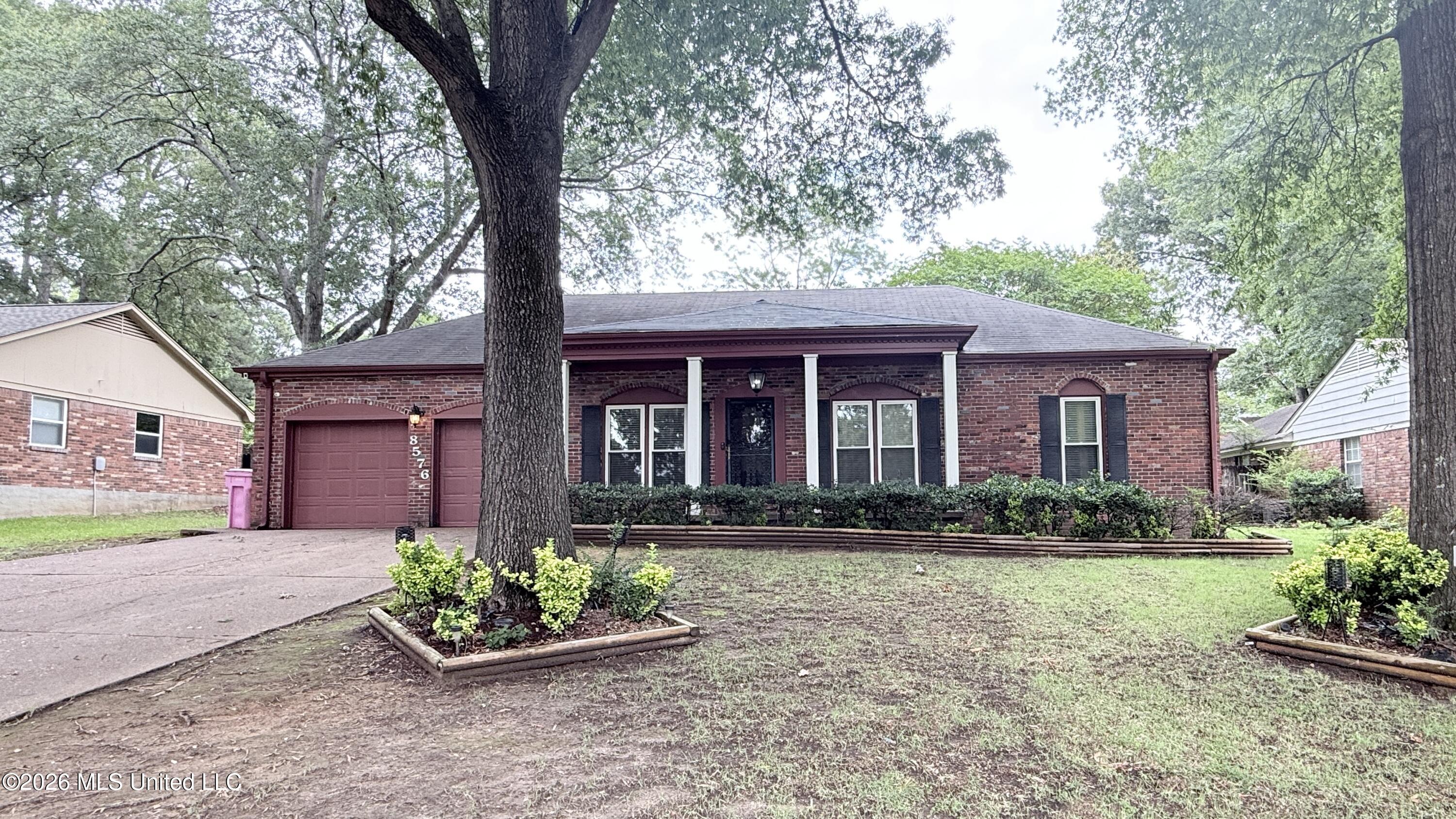 8576 W Cedar Circle Property Photo 1
