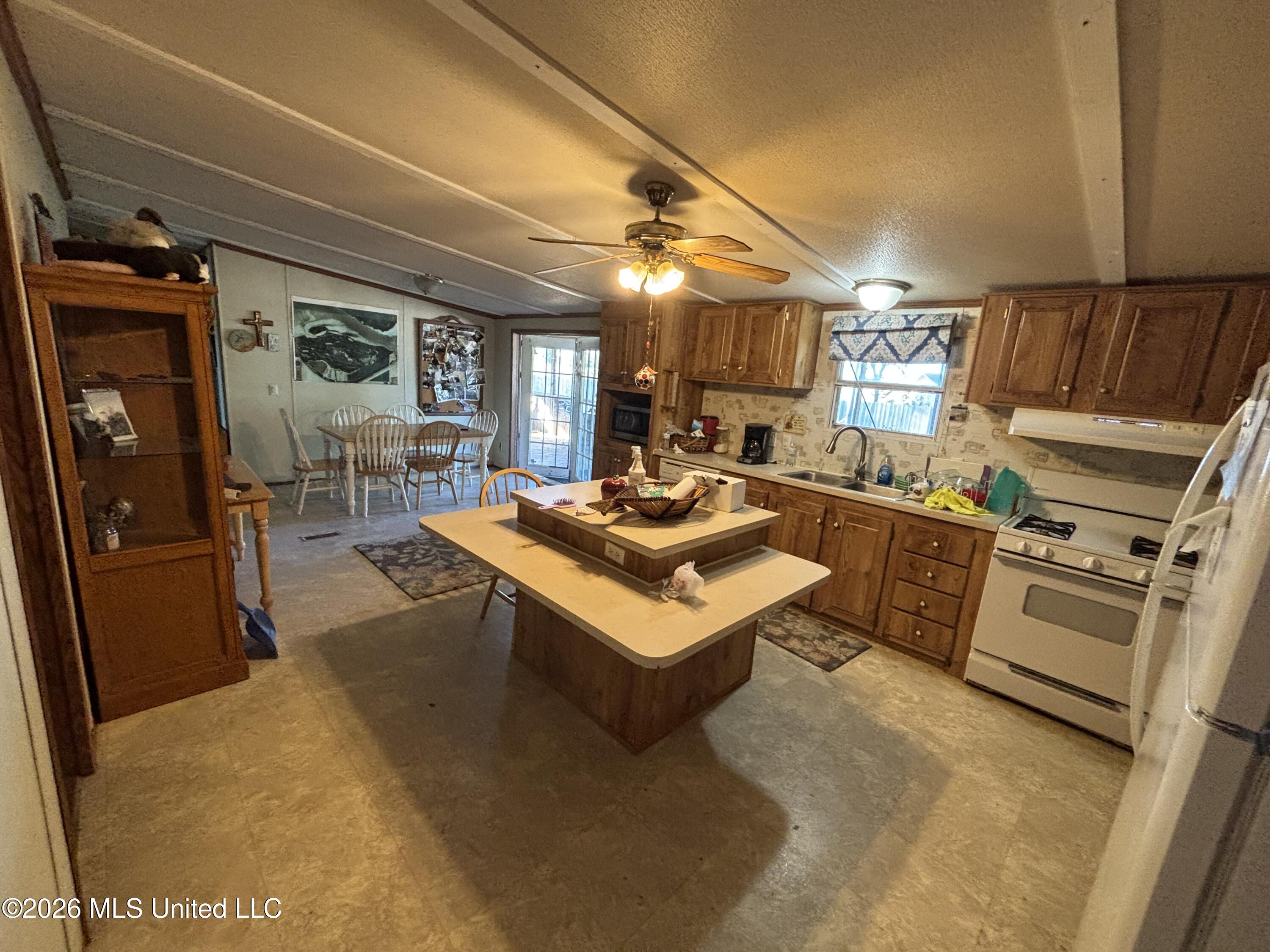 Sparta Road Property Photo 13