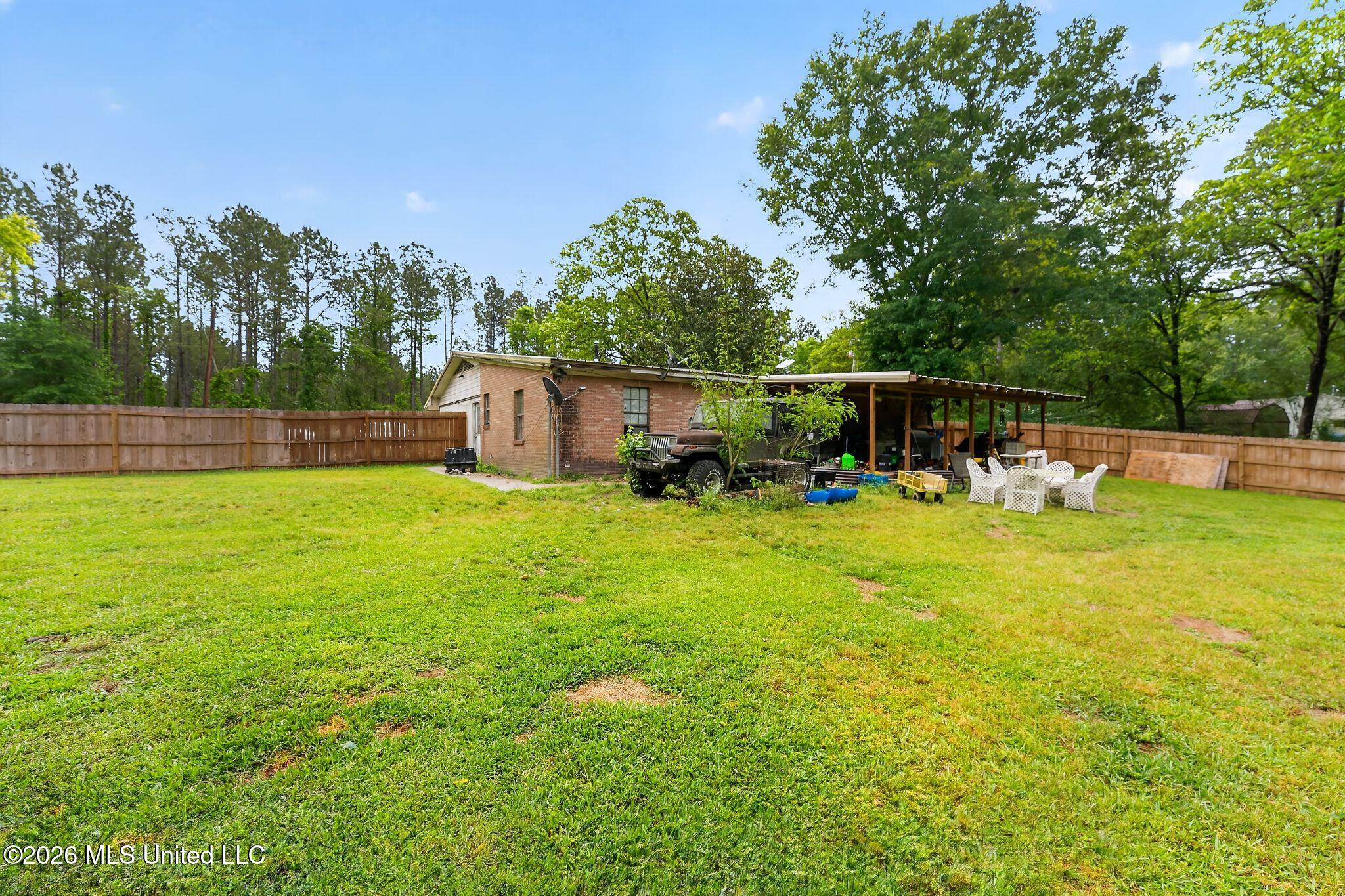 838 S Main Street Property Photo 5