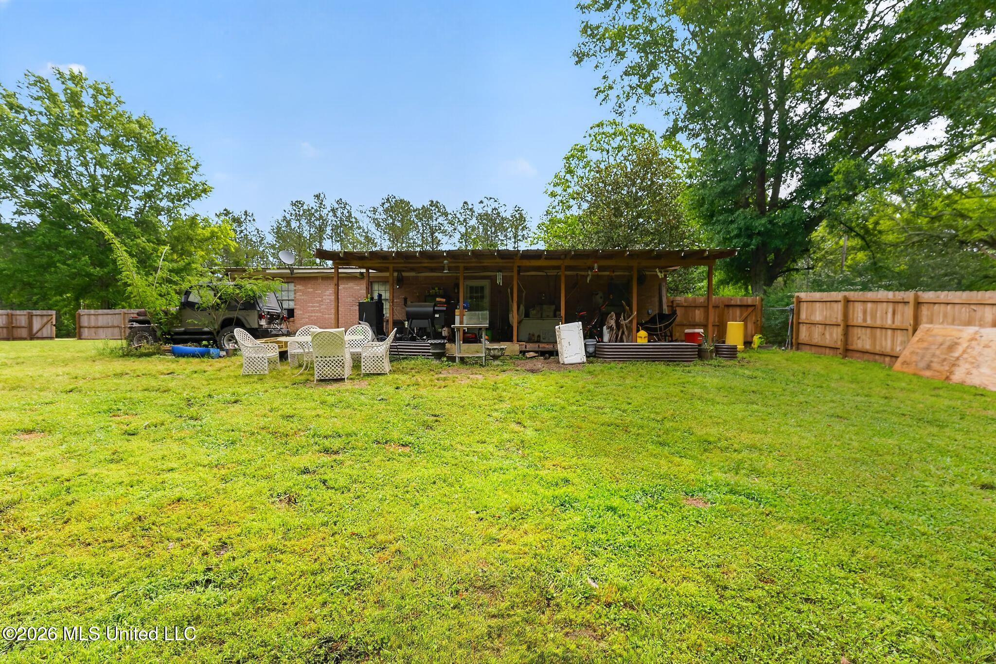 838 S Main Street Property Photo 6