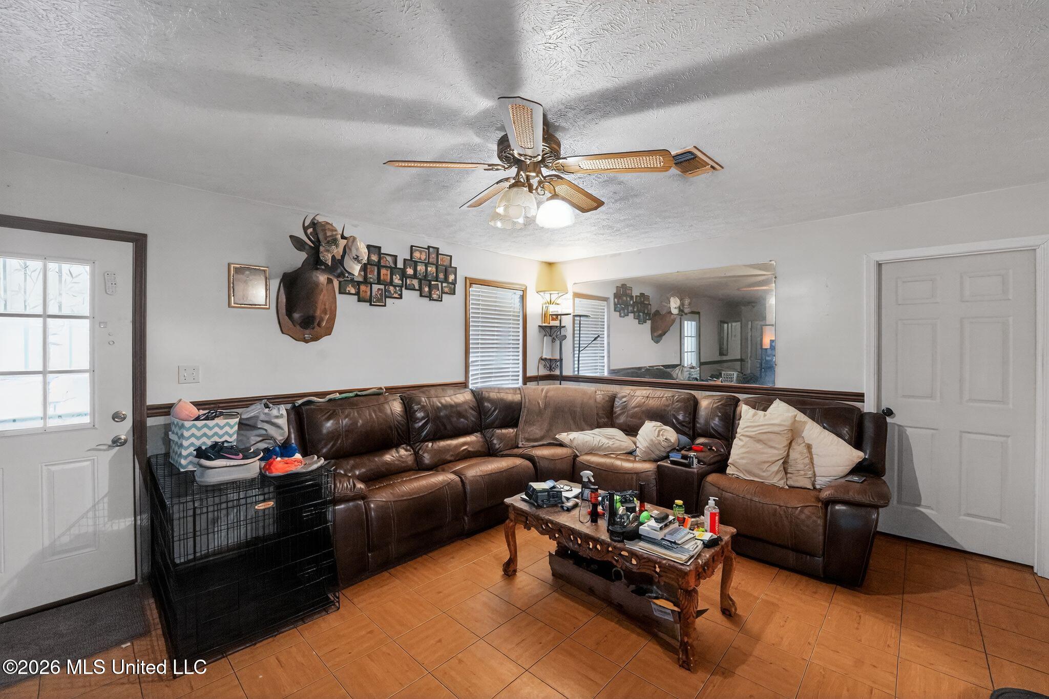 838 S Main Street Property Photo 10