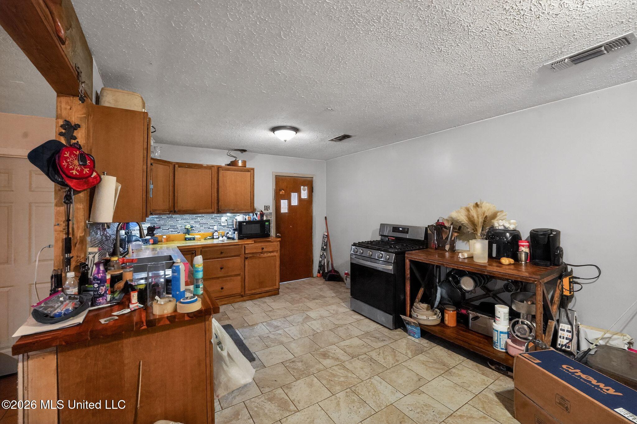 838 S Main Street Property Photo 13