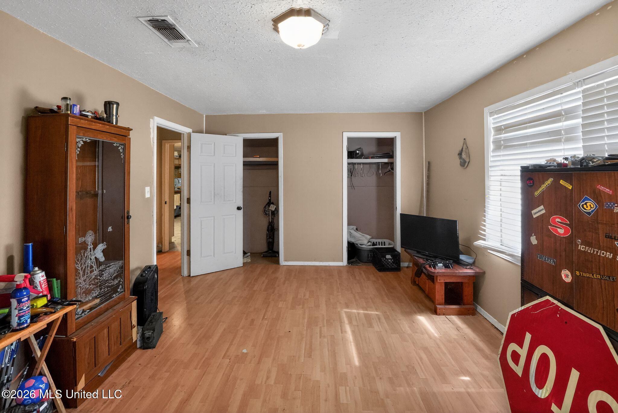 838 S Main Street Property Photo 16