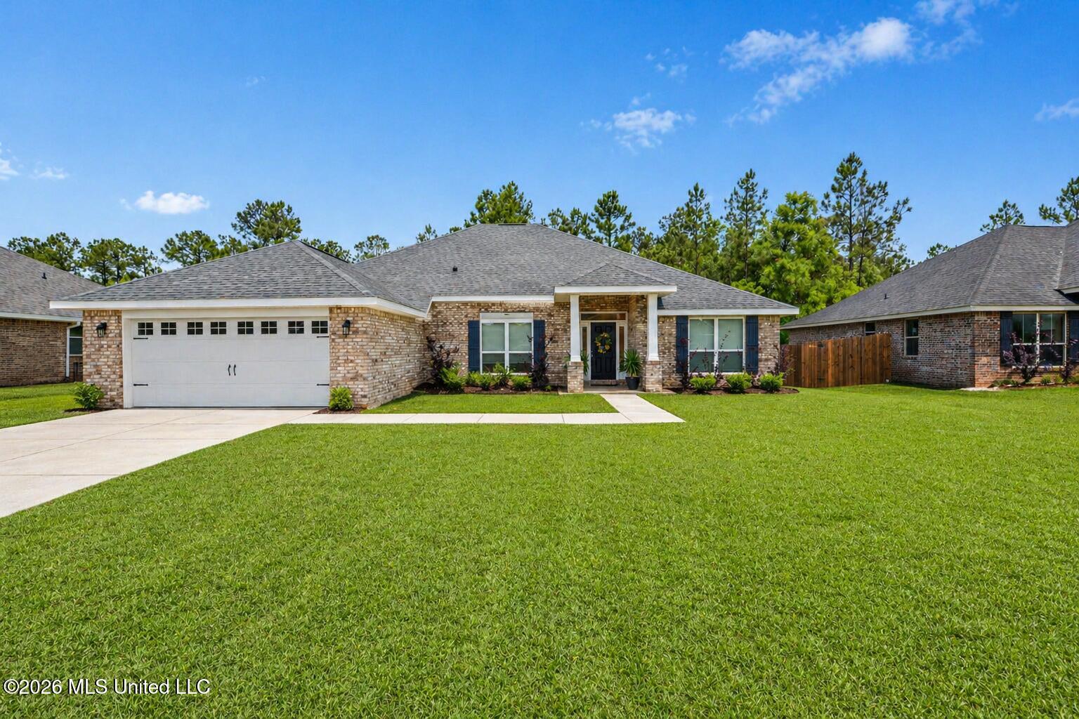 6223 Roxanne Way Property Photo 2