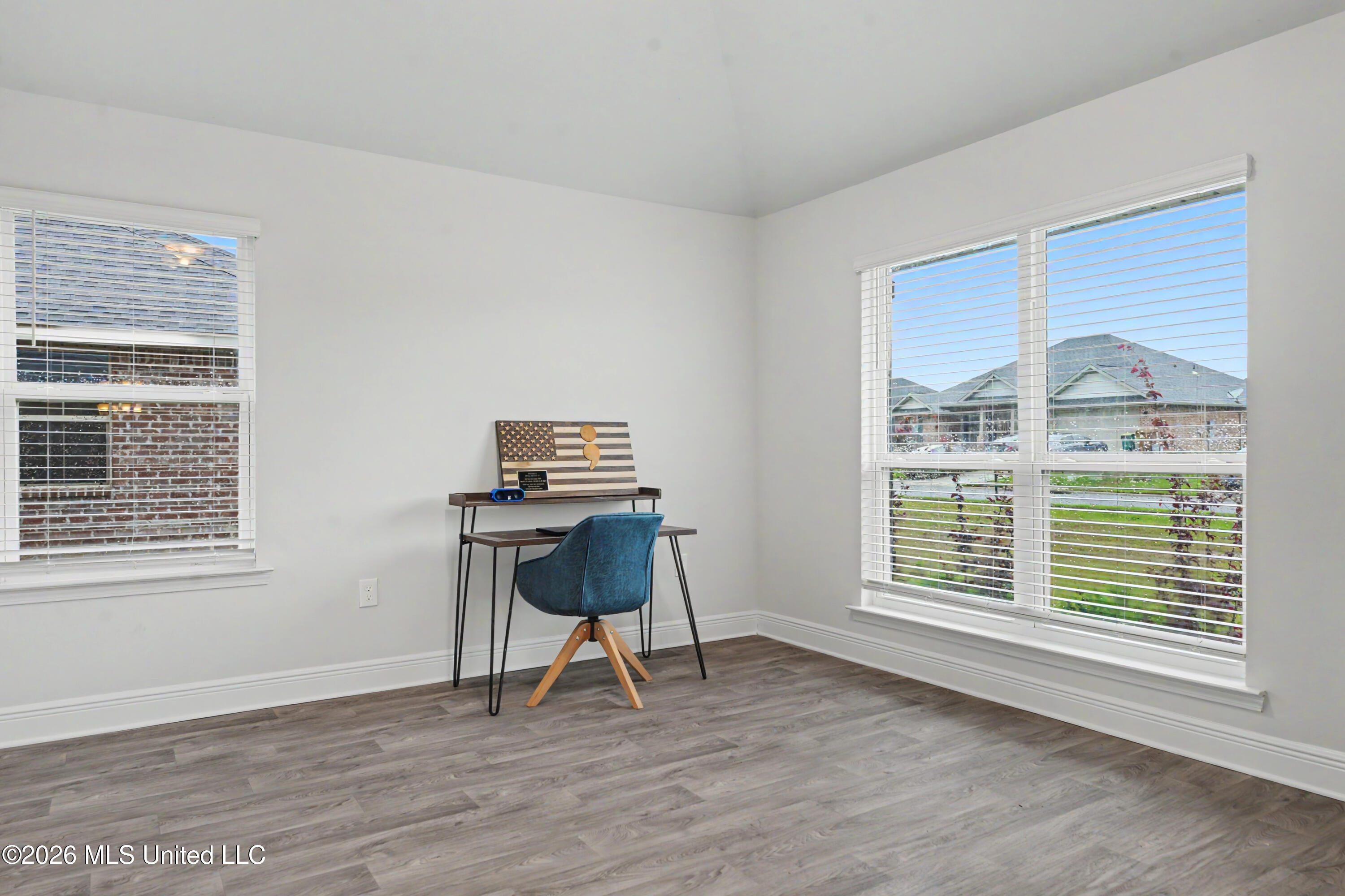6223 Roxanne Way Property Photo 7