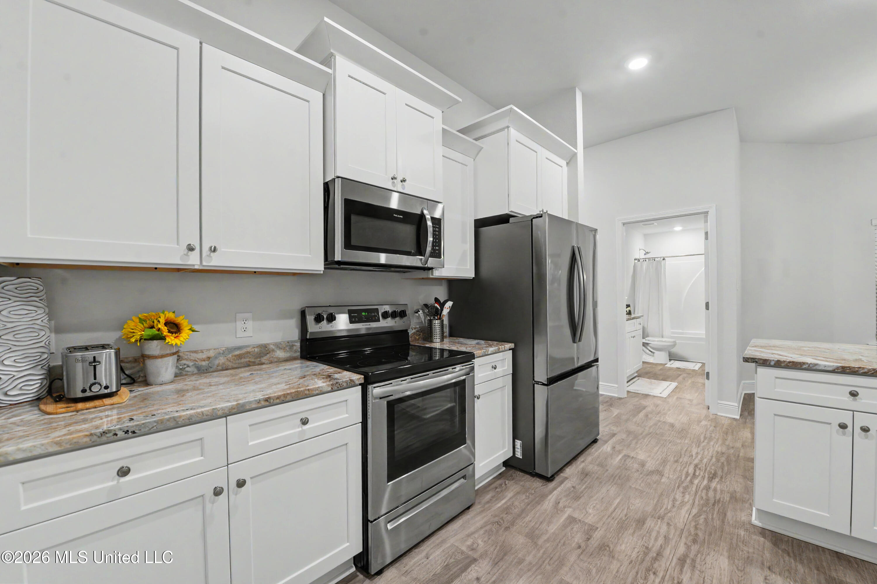 6223 Roxanne Way Property Photo 8
