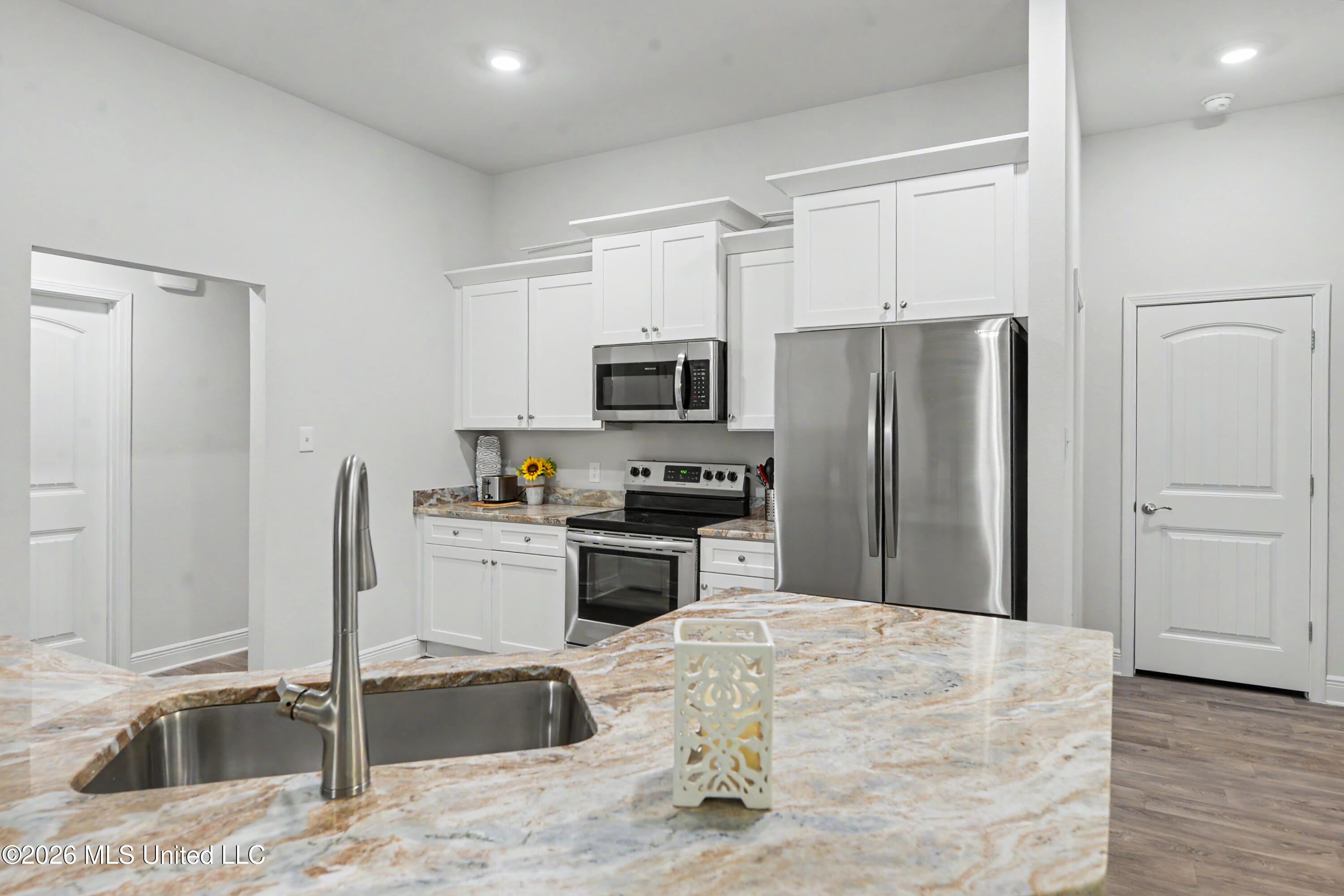 6223 Roxanne Way Property Photo 10