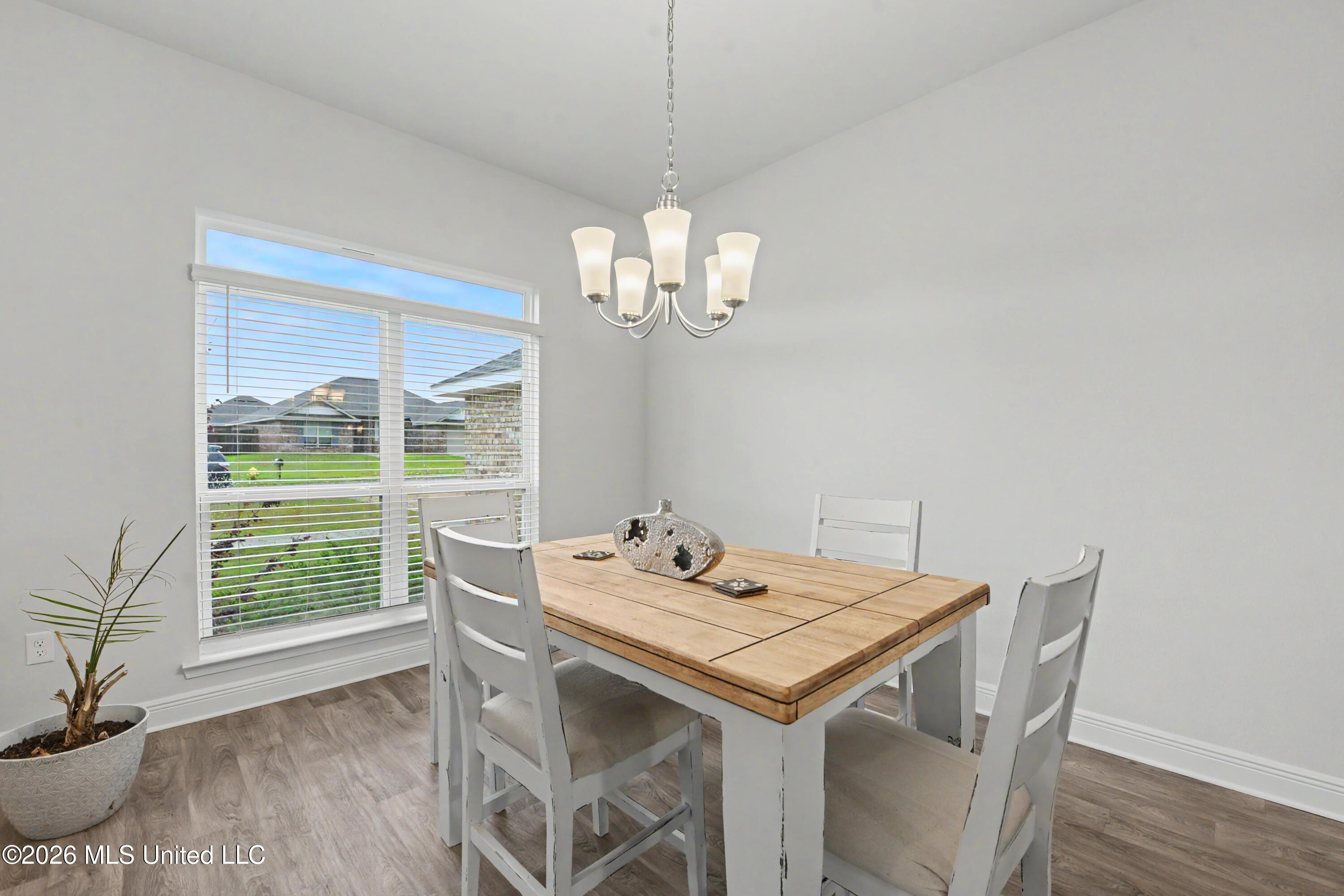 6223 Roxanne Way Property Photo 11