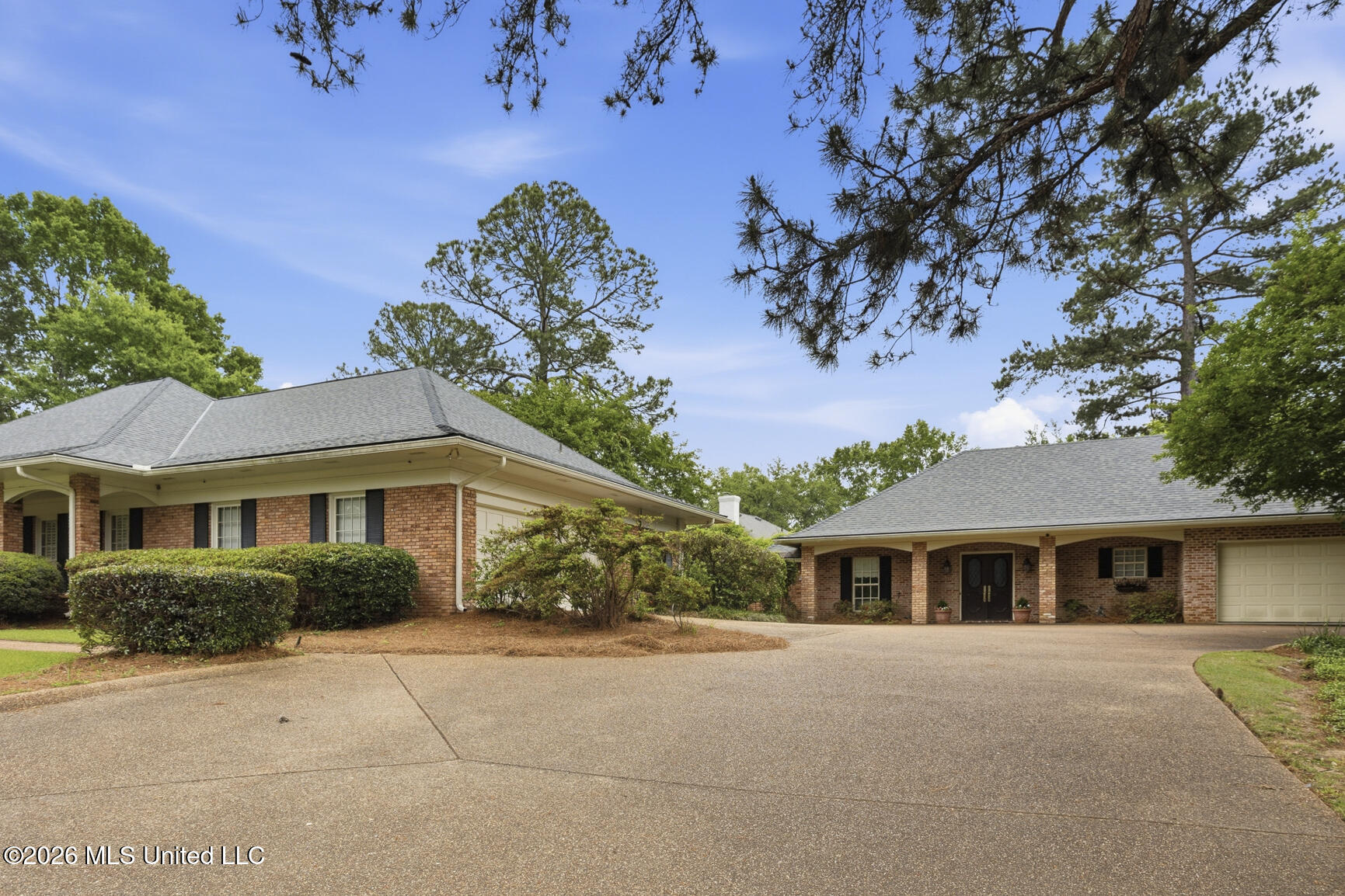 235 Brae Burn Drive Property Photo 3
