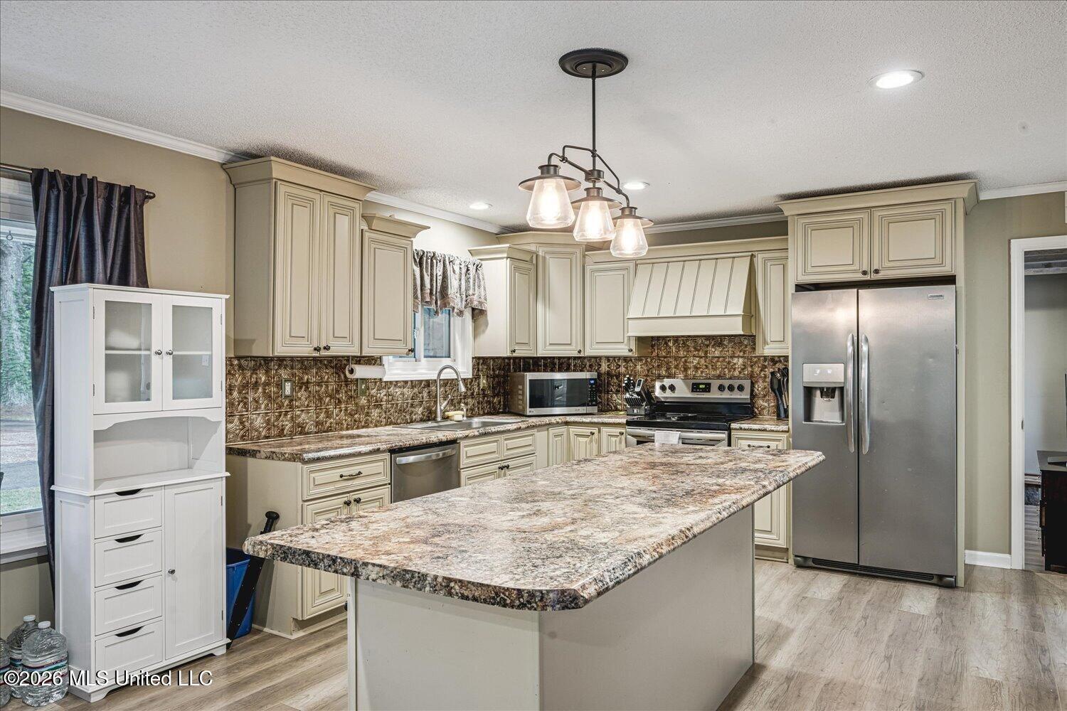 9350 College Road Property Photo 4