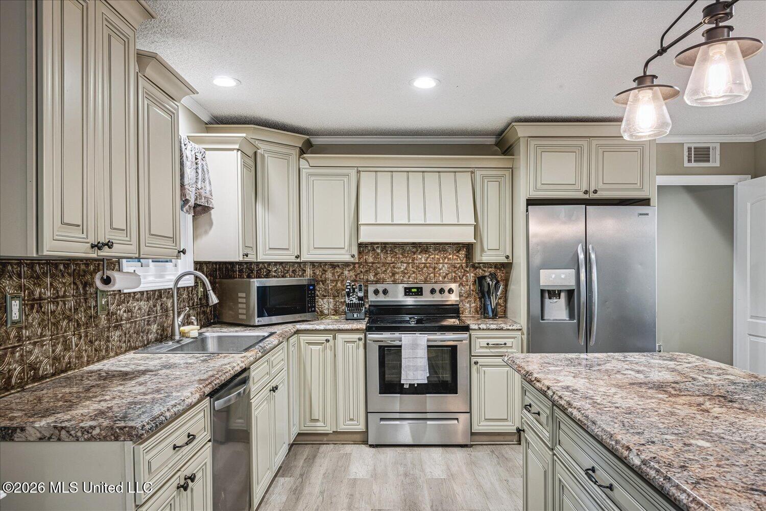 9350 College Road Property Photo 5