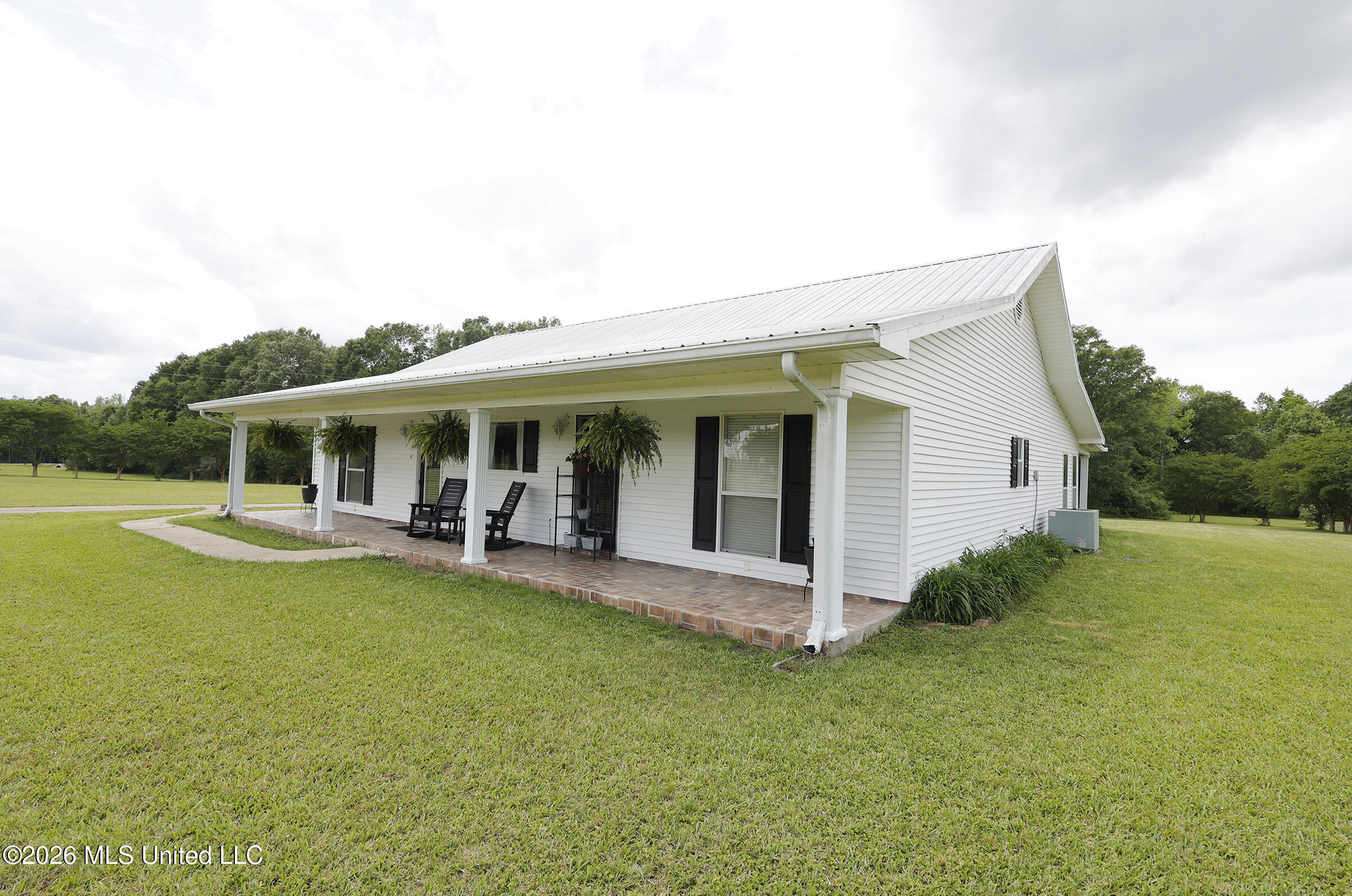 1024 Walker Lane Property Photo 6