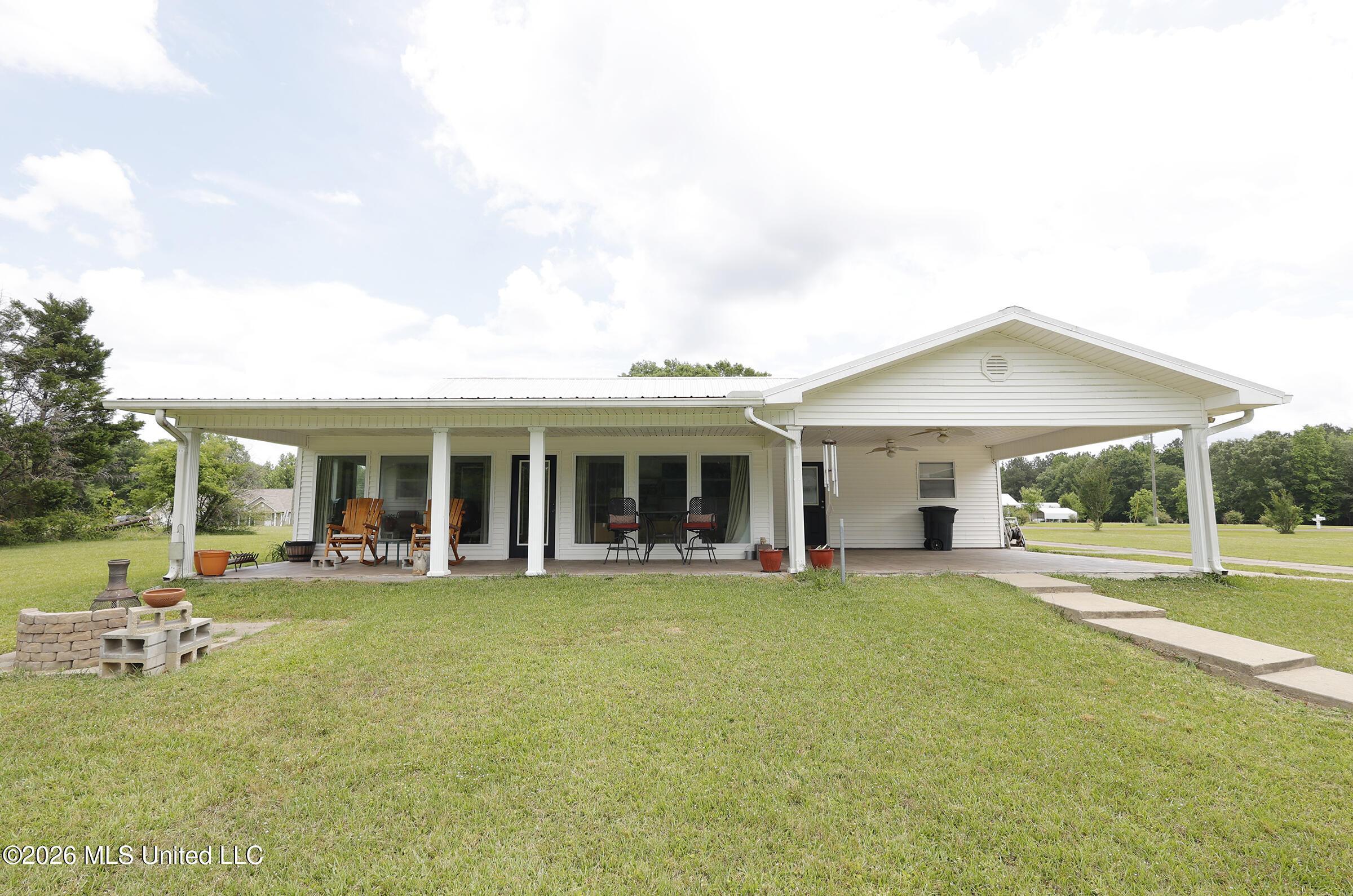 1024 Walker Lane Property Photo 7