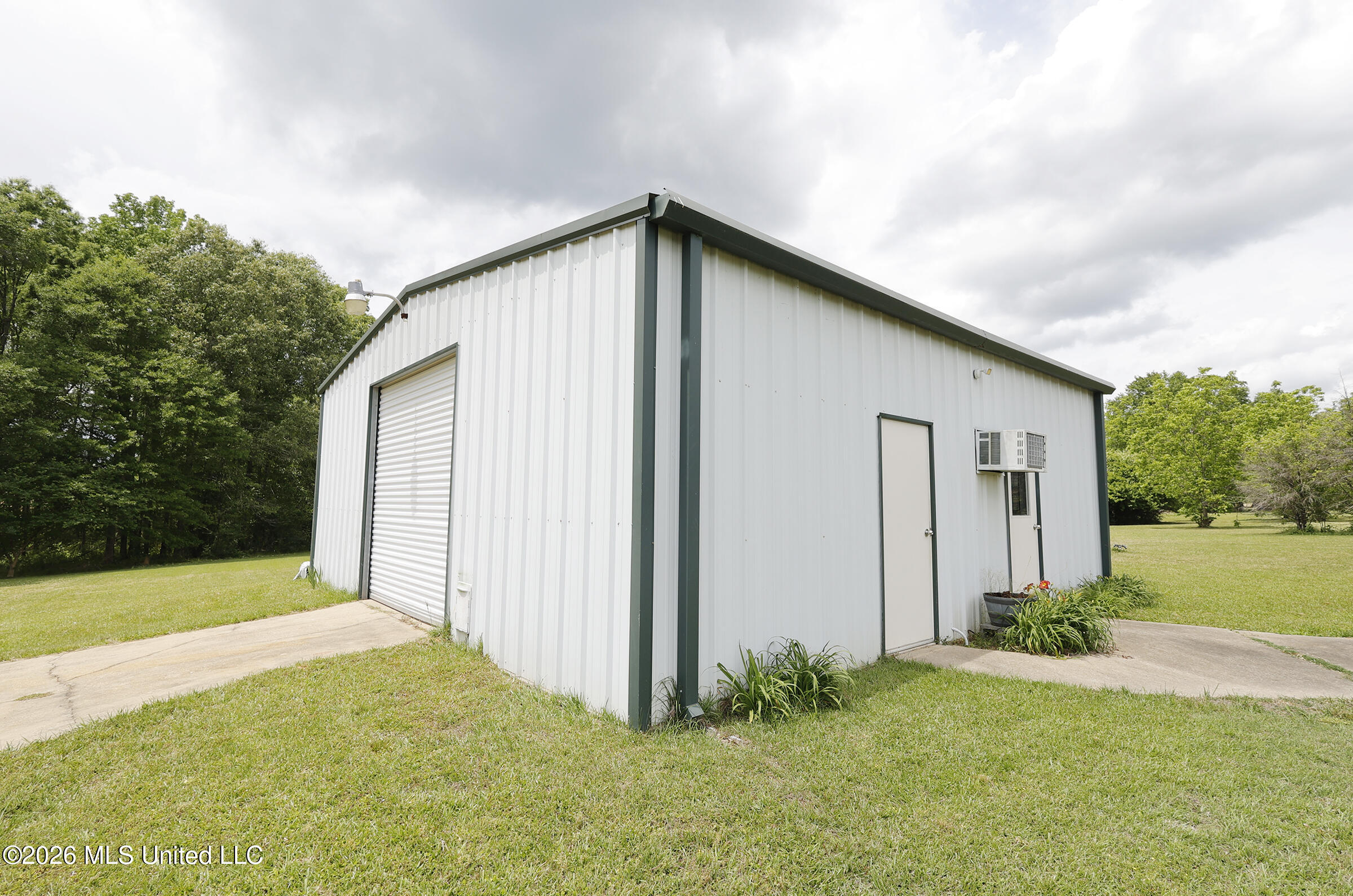 1024 Walker Lane Property Photo 10