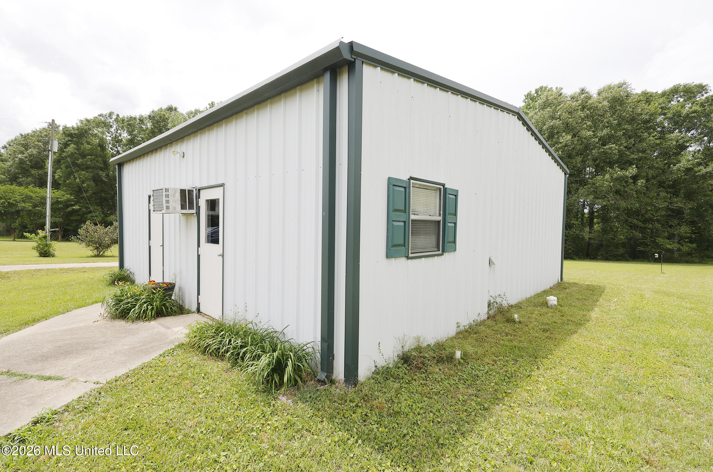1024 Walker Lane Property Photo 11