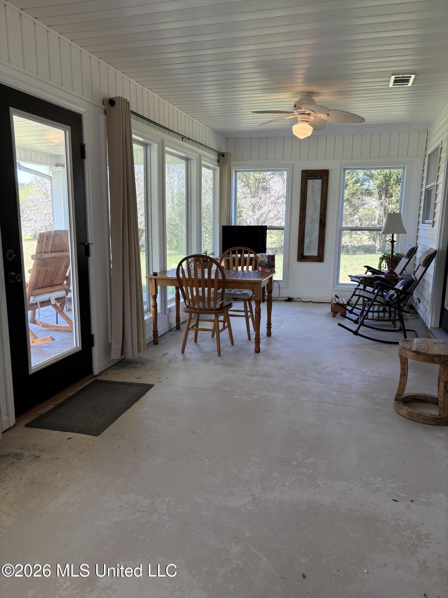 1024 Walker Lane Property Photo 31