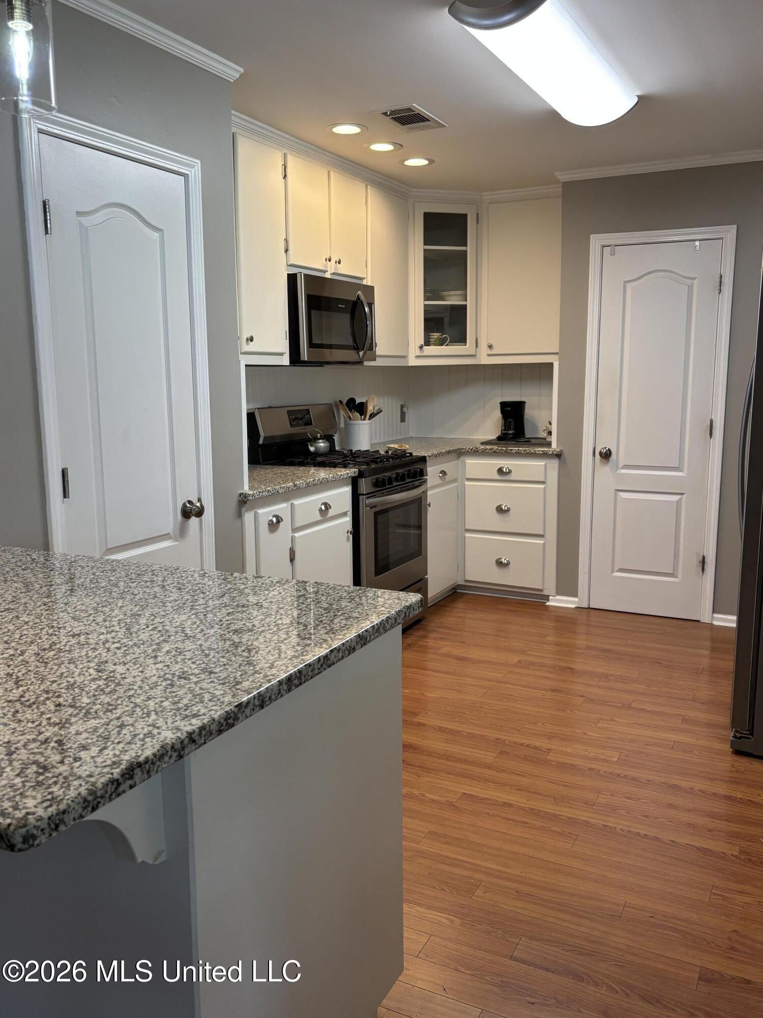 1024 Walker Lane Property Photo 32