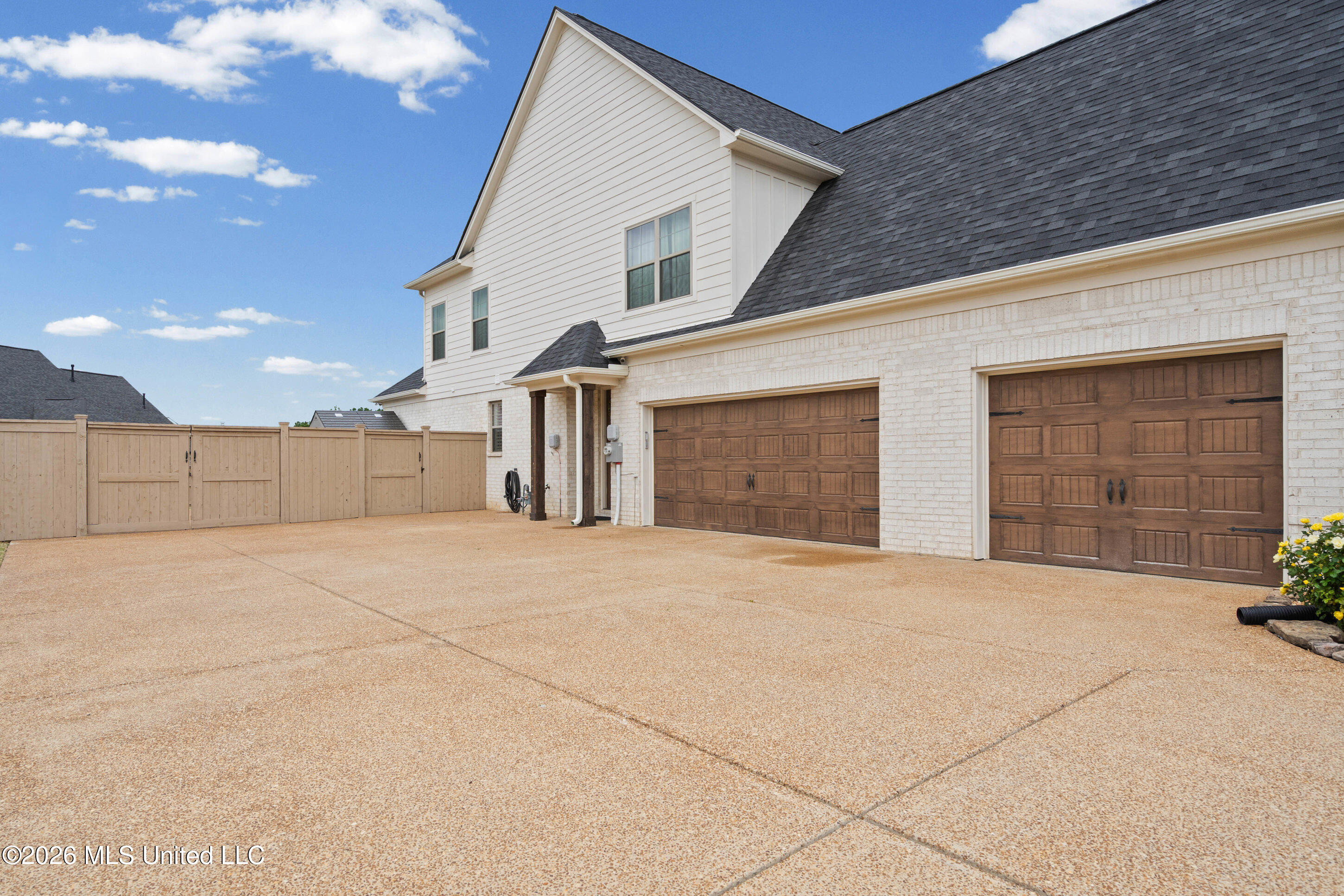 813 Hawkeye Street Property Photo 3