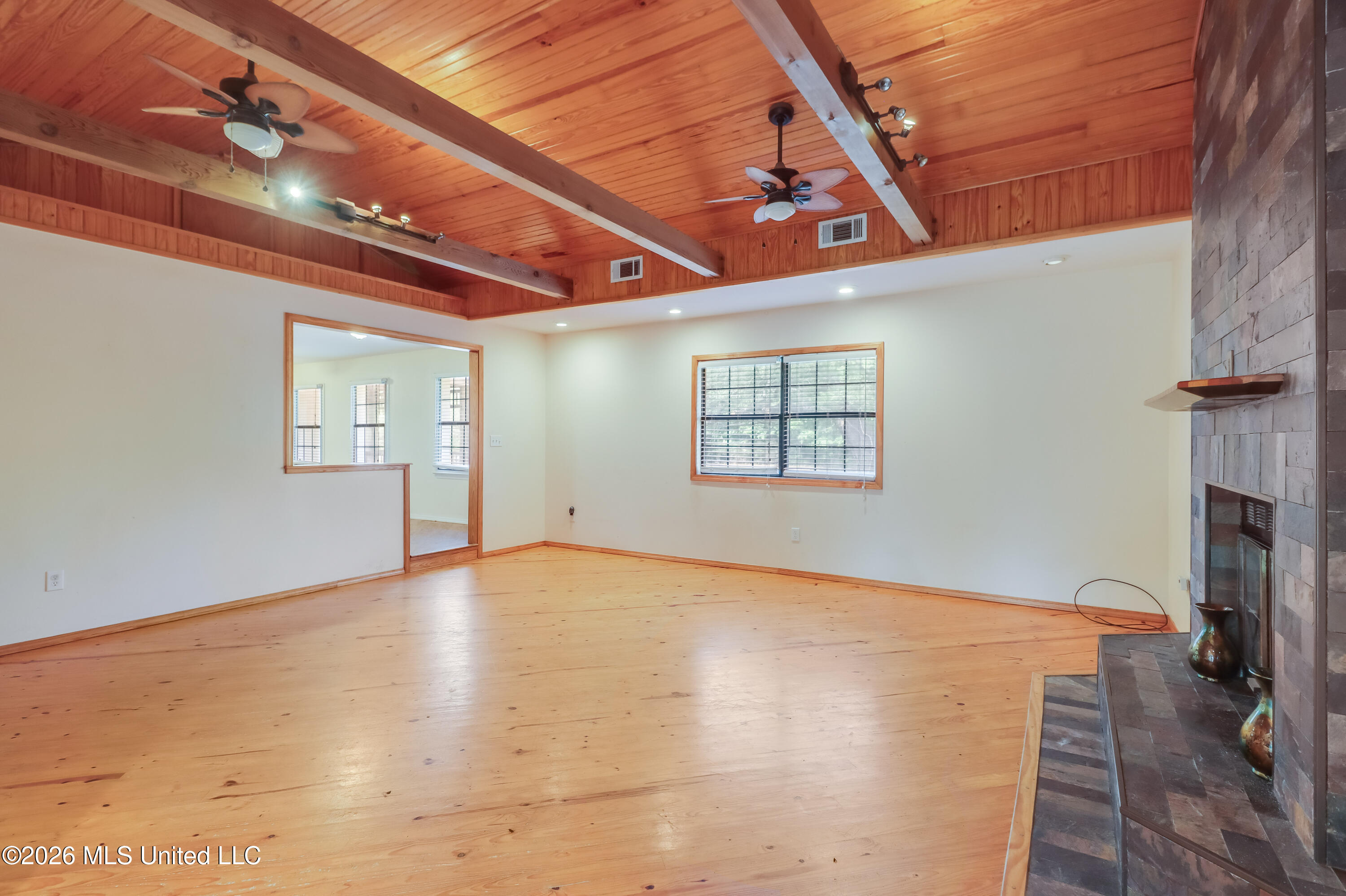 23083 Montebella Road Property Photo 7
